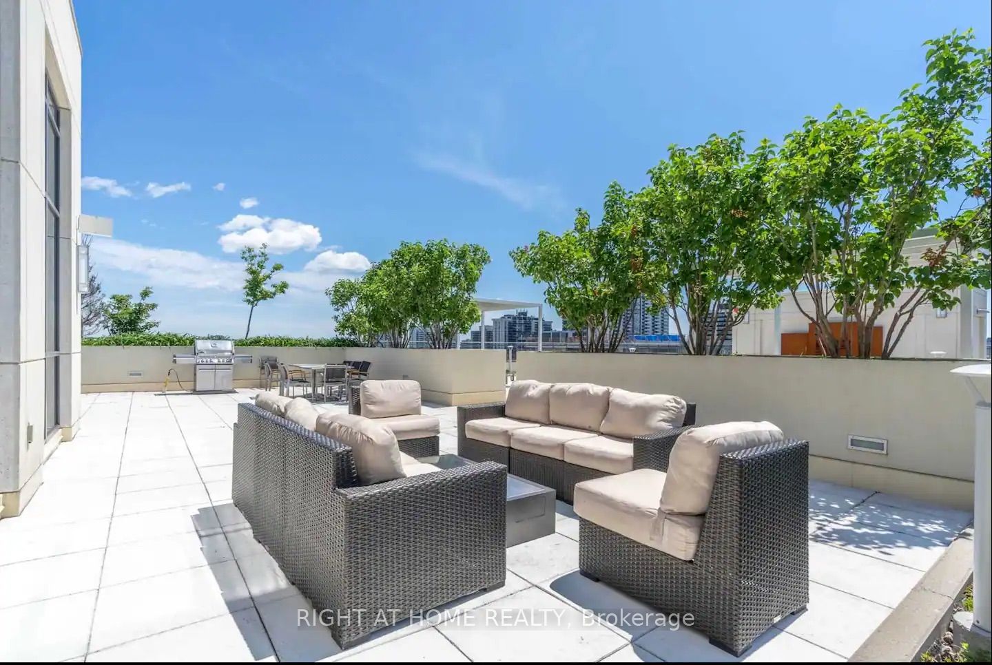 23 Glebe Road W #918