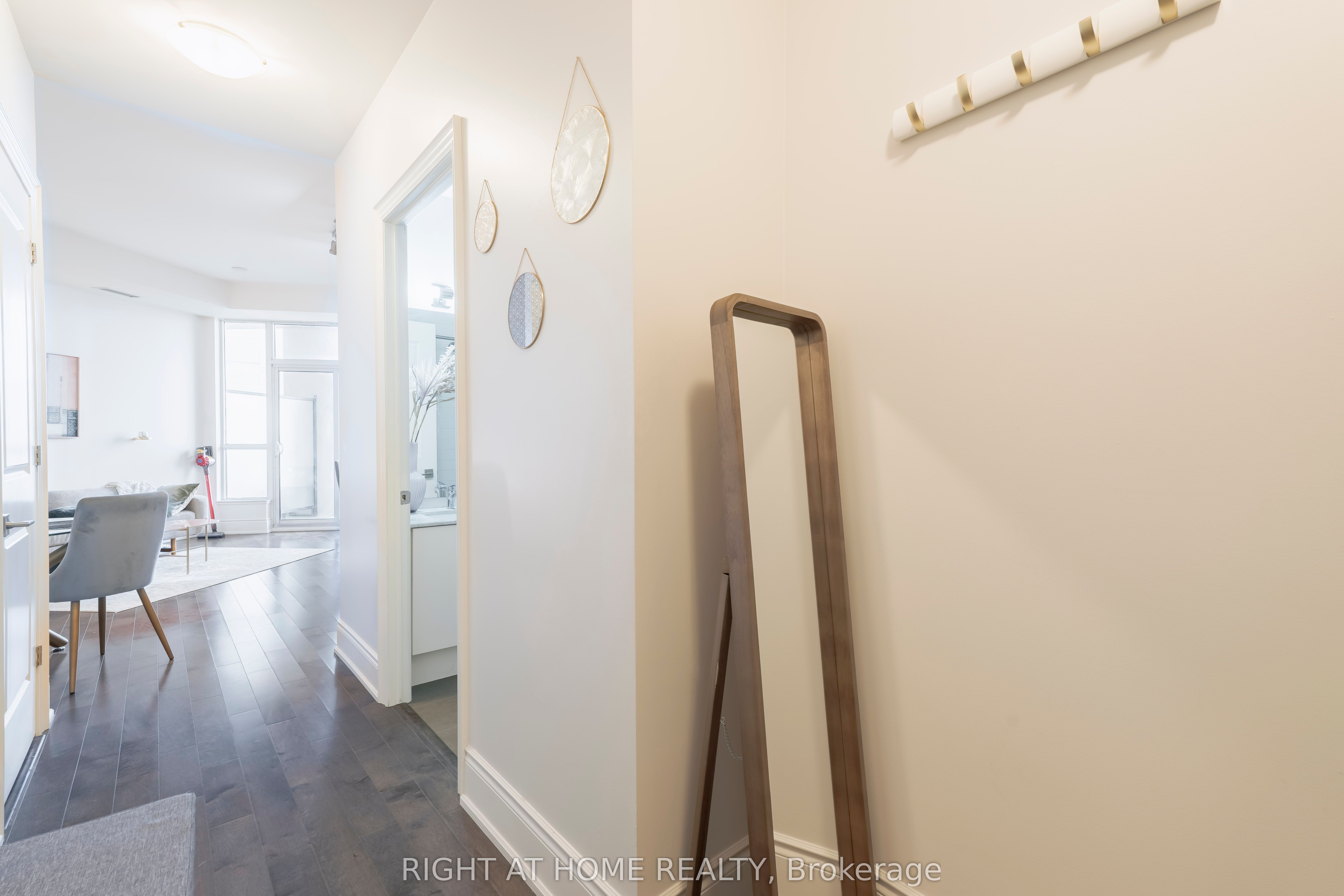 23 Glebe Road W #918