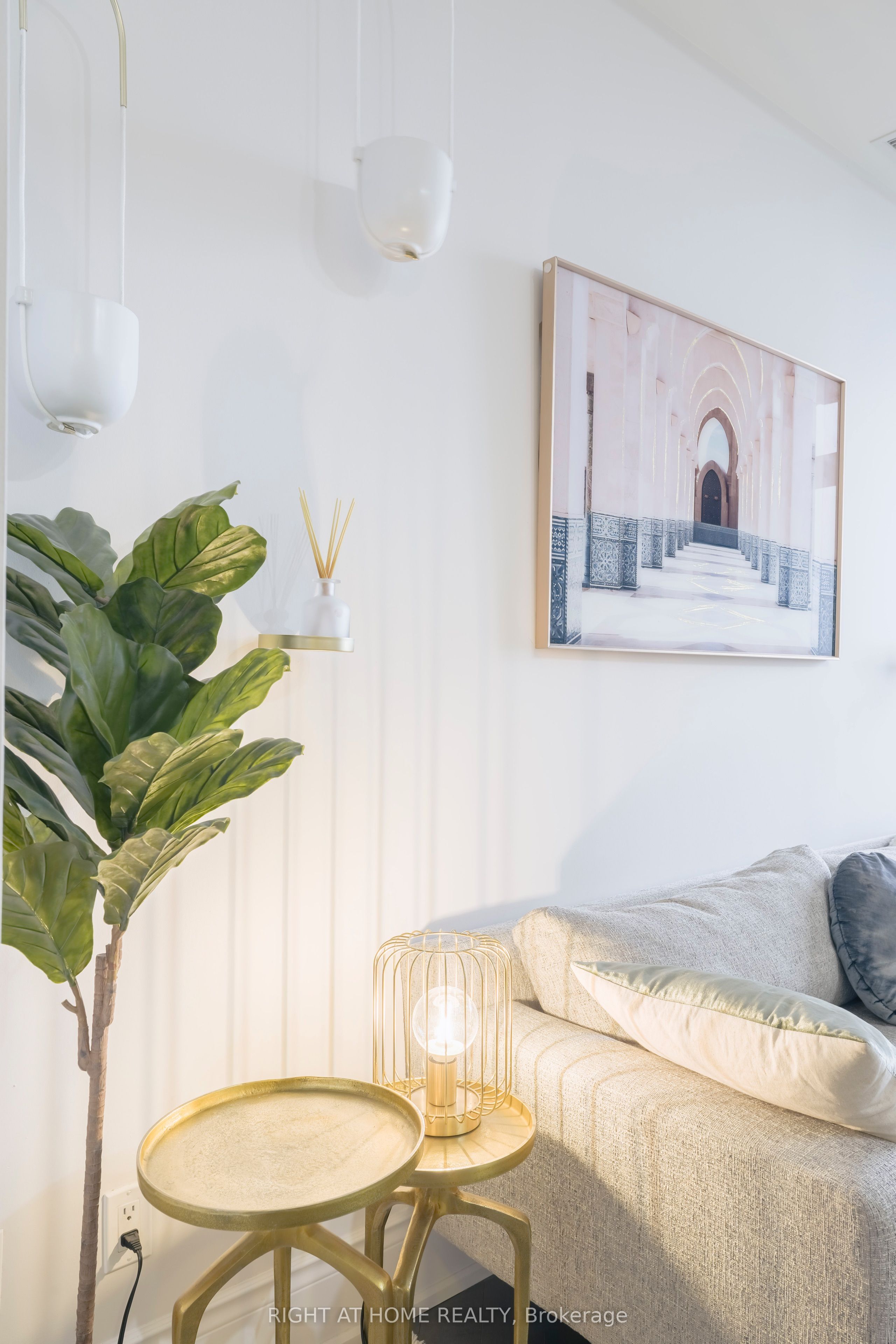 23 Glebe Road W #918