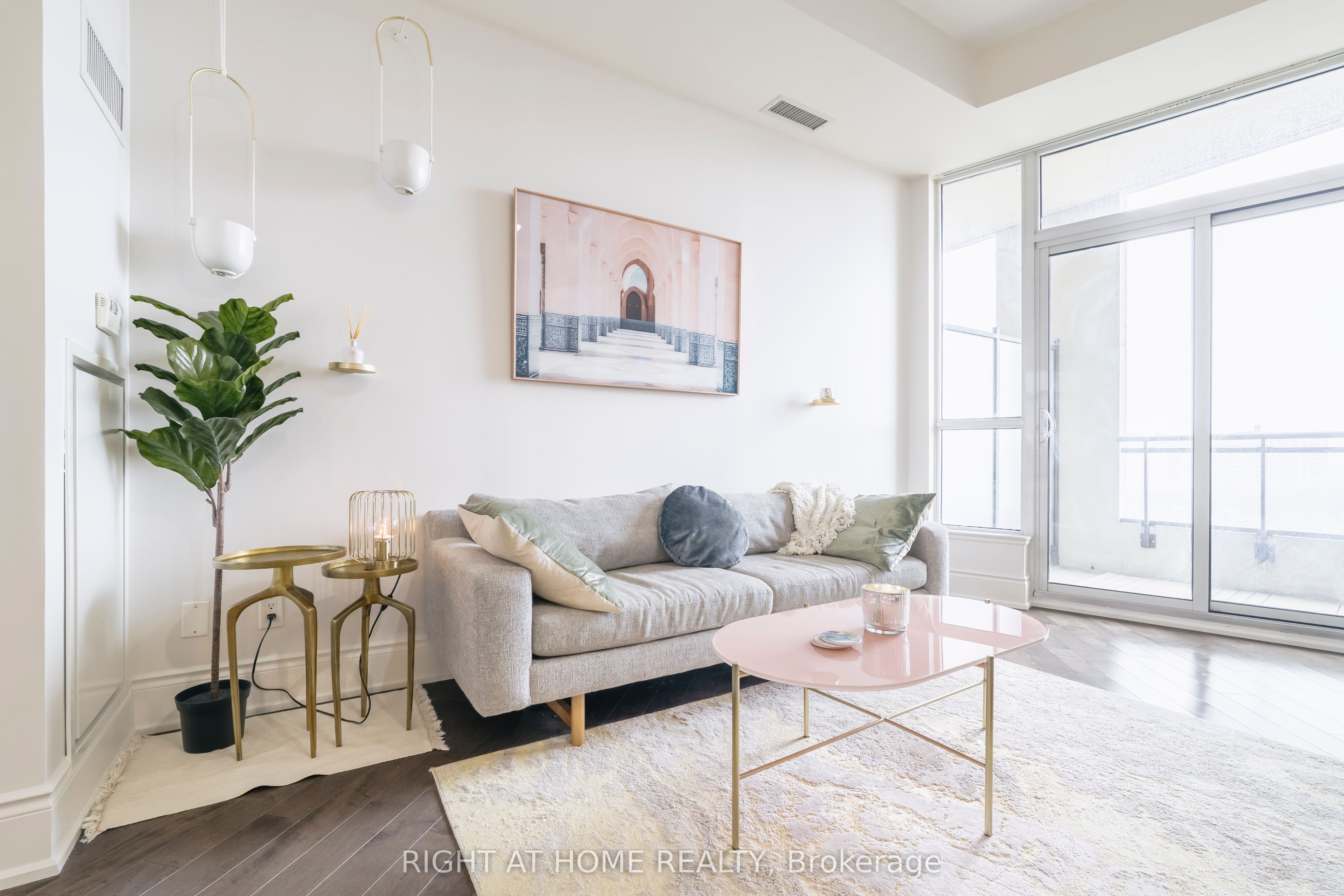 23 Glebe Road W #918