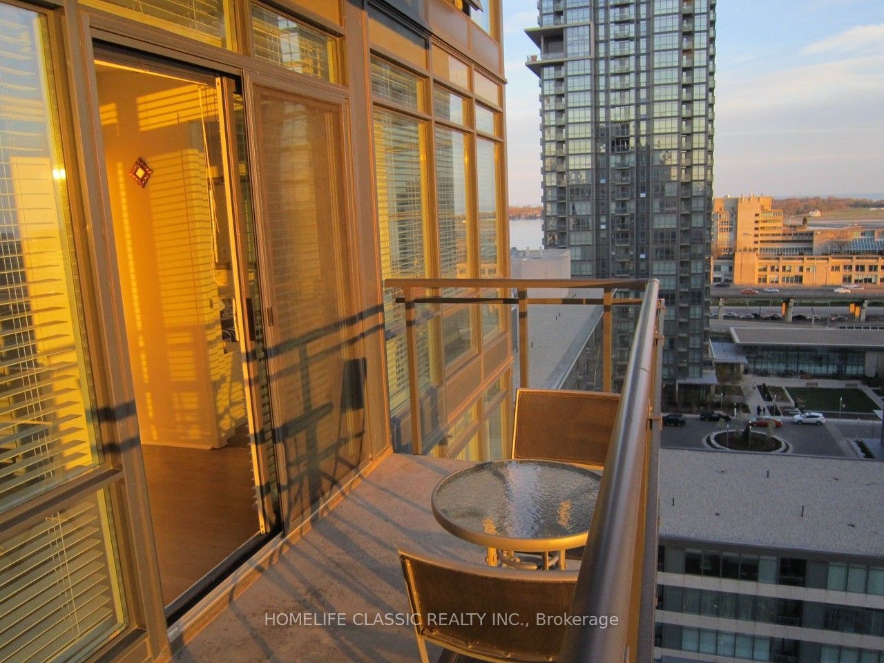 4K Spadina Avenue, #1220