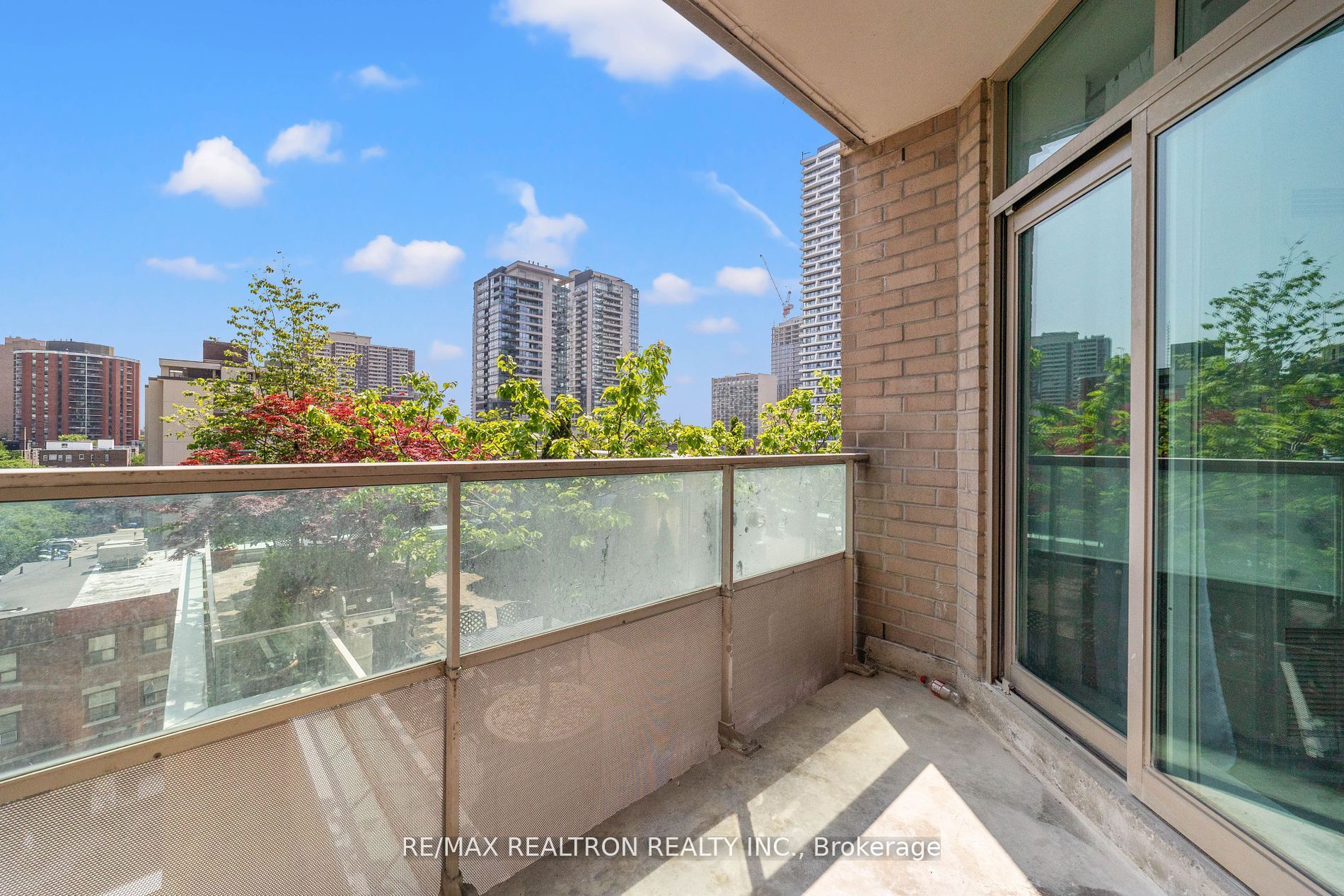 70 Alexander Street, #707
