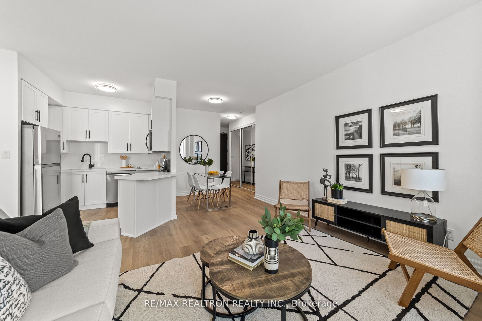 70 Alexander Street, #707