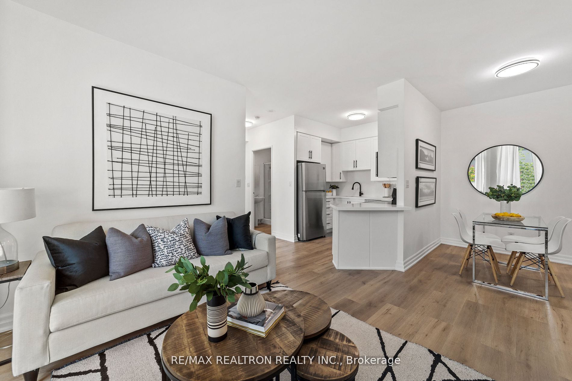 70 Alexander Street, #707
