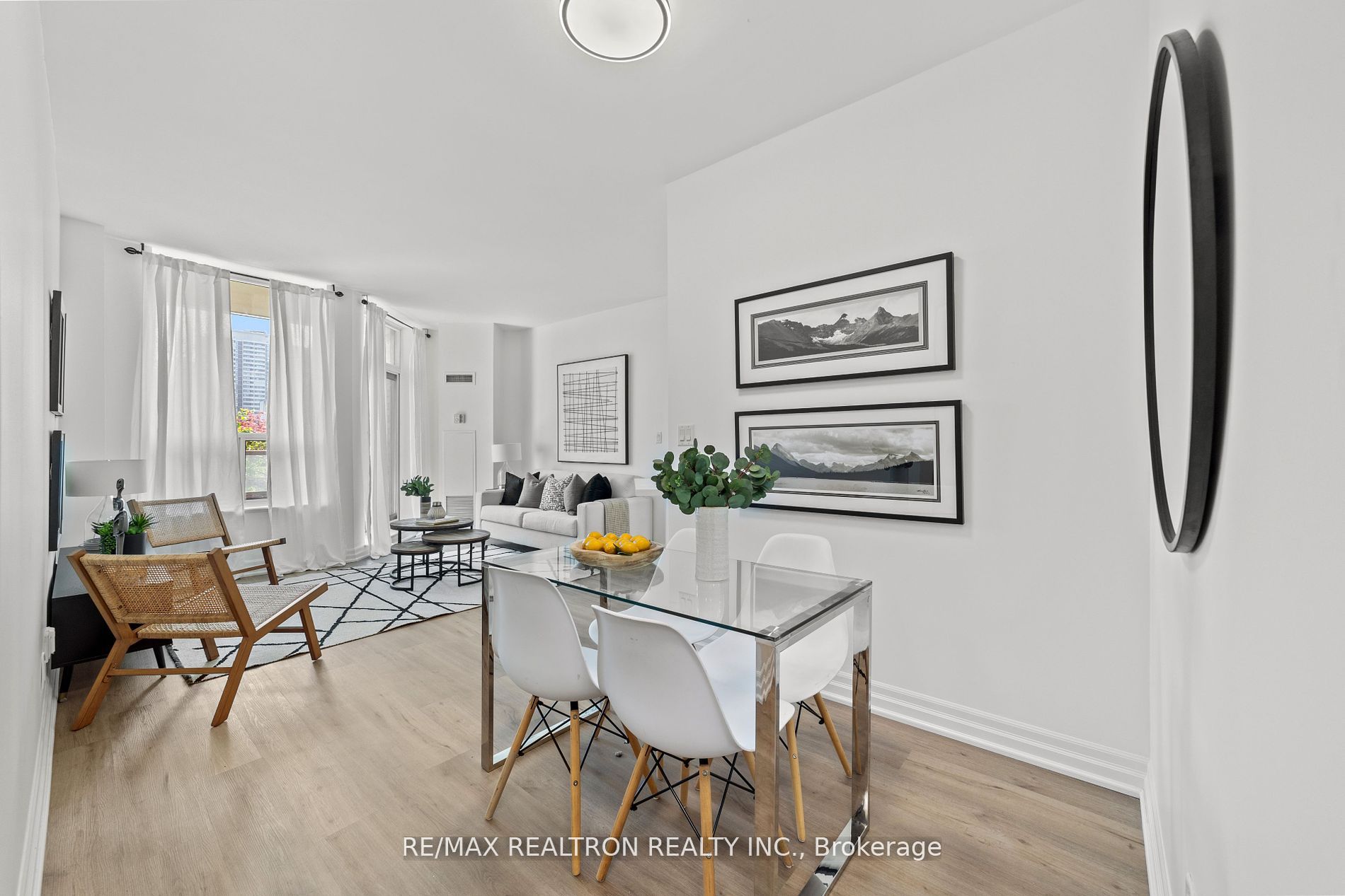 70 Alexander Street, #707