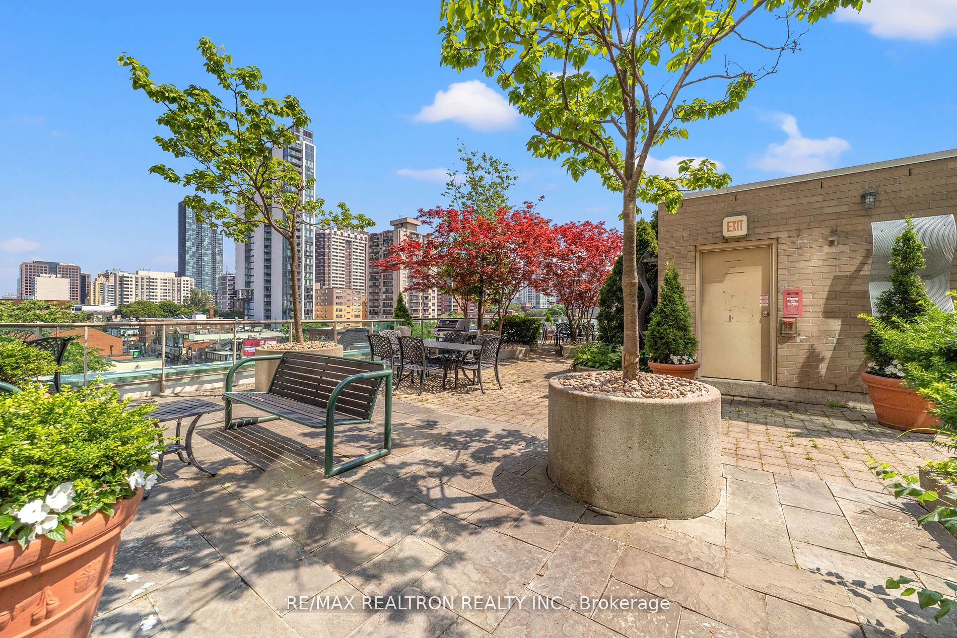 70 Alexander Street, #707