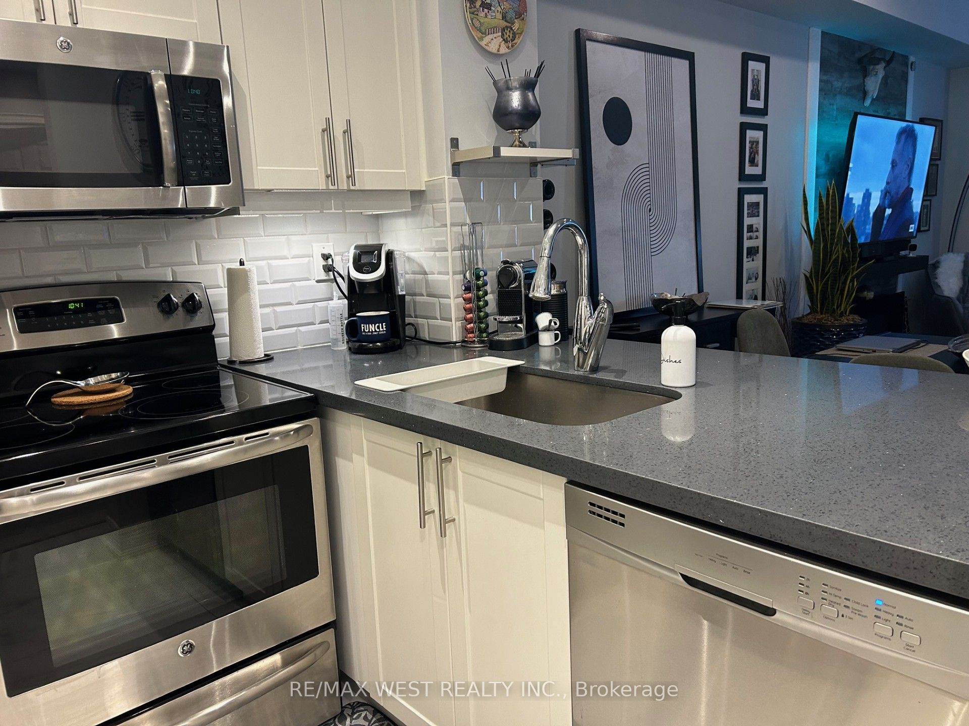 1000 Sheppard Avenue W, #206