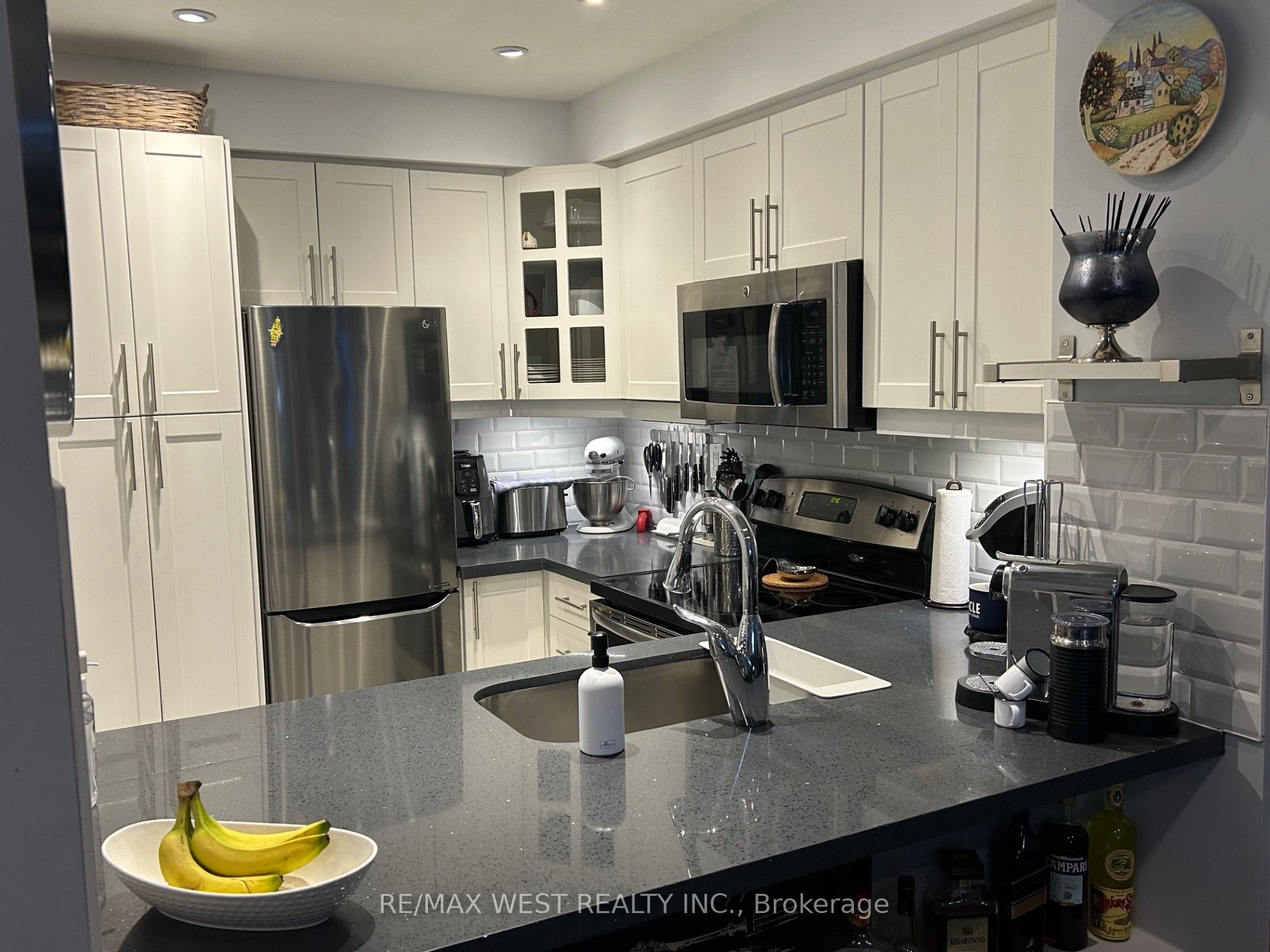 1000 Sheppard Avenue W, #206