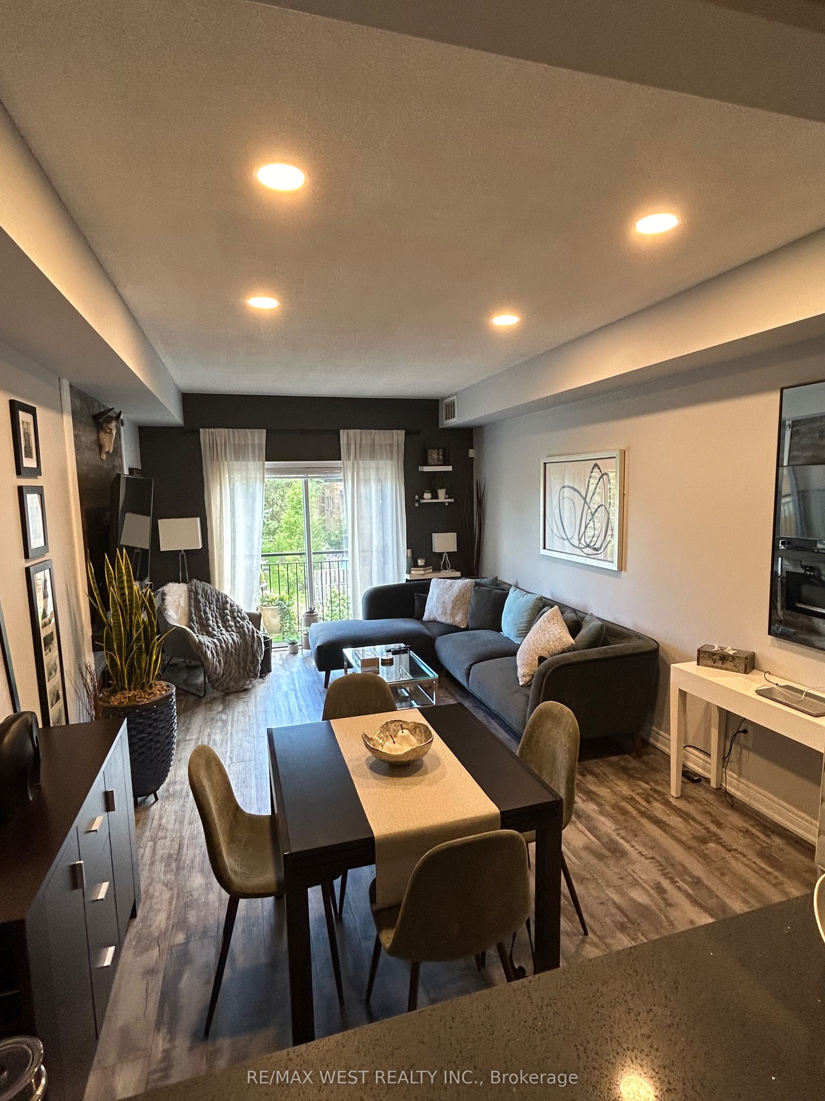 1000 Sheppard Avenue W, #206