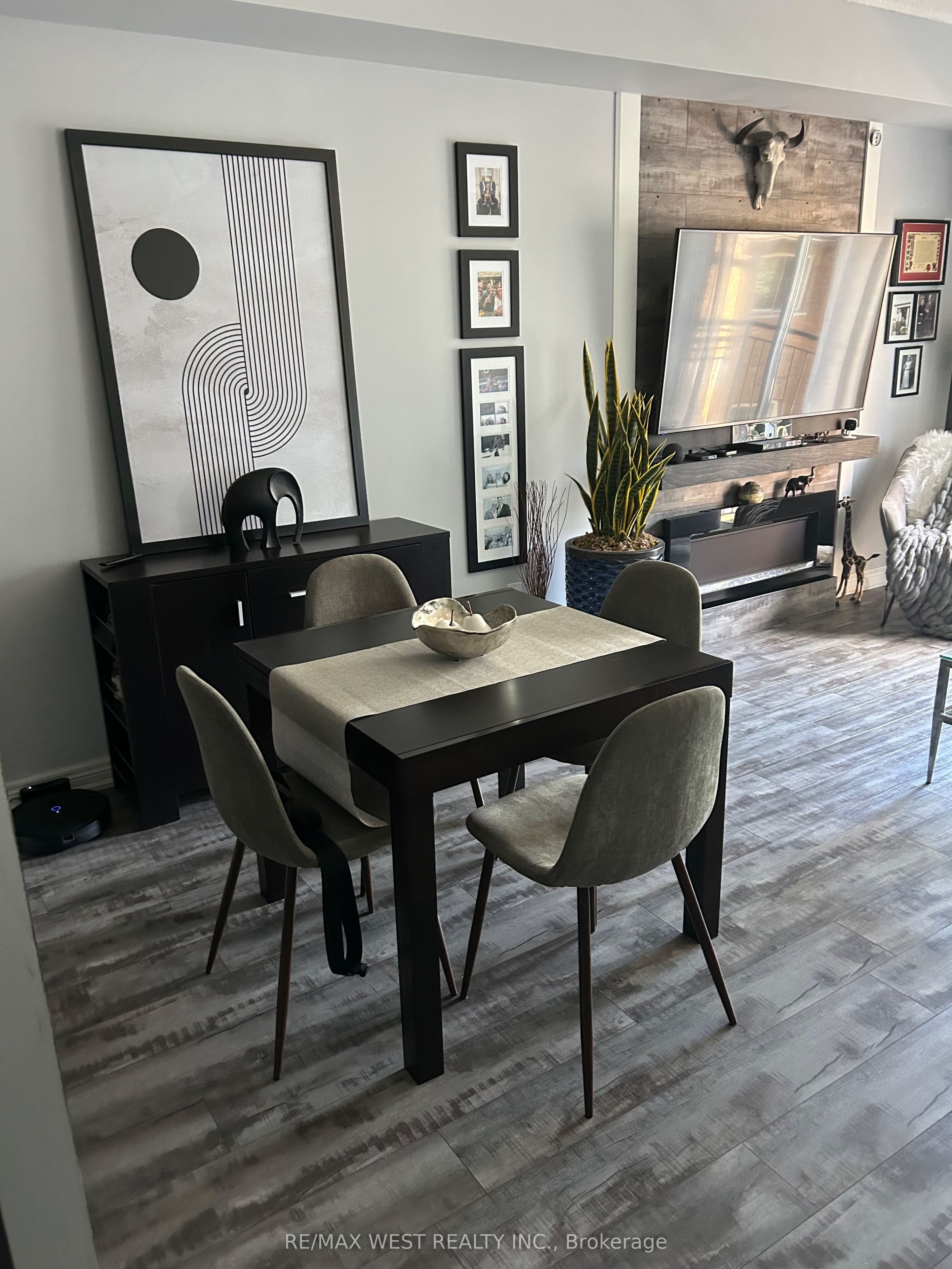 1000 Sheppard Avenue W, #206