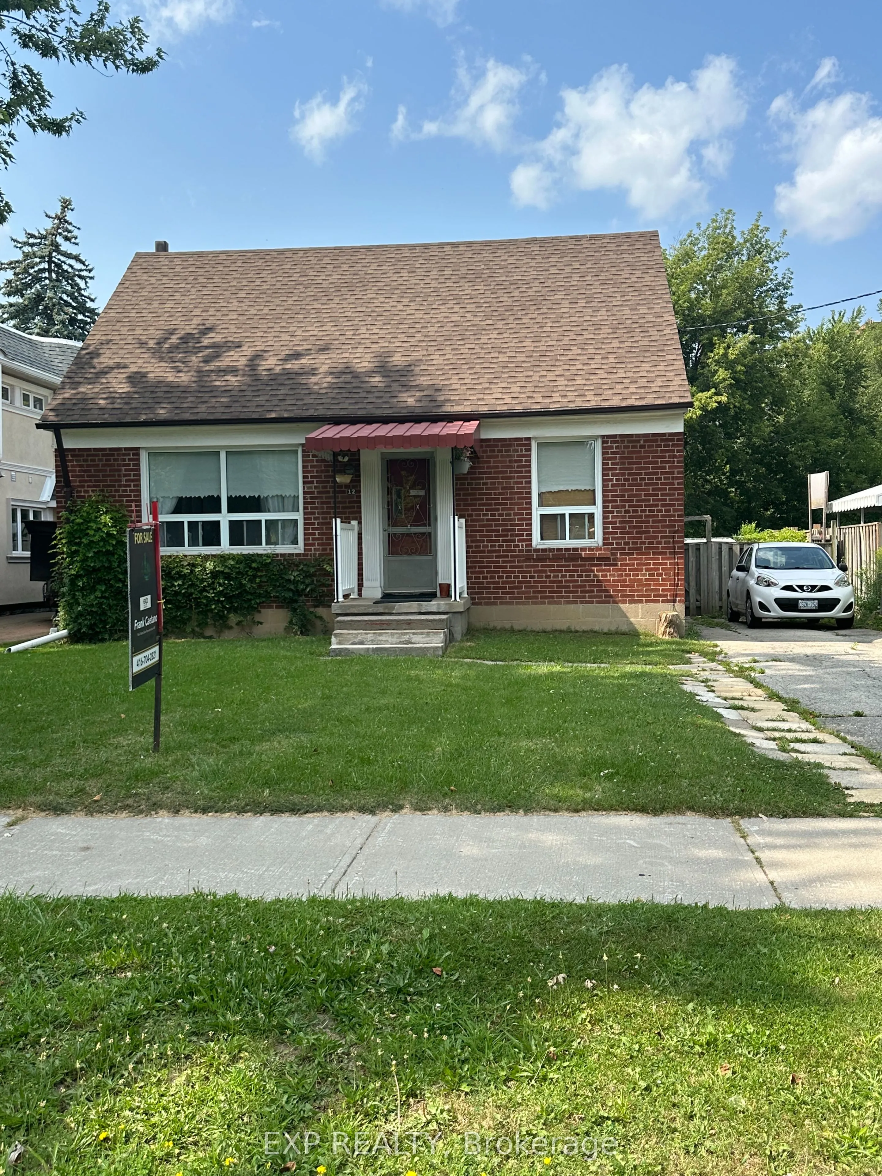 12 Pleasant Avenue