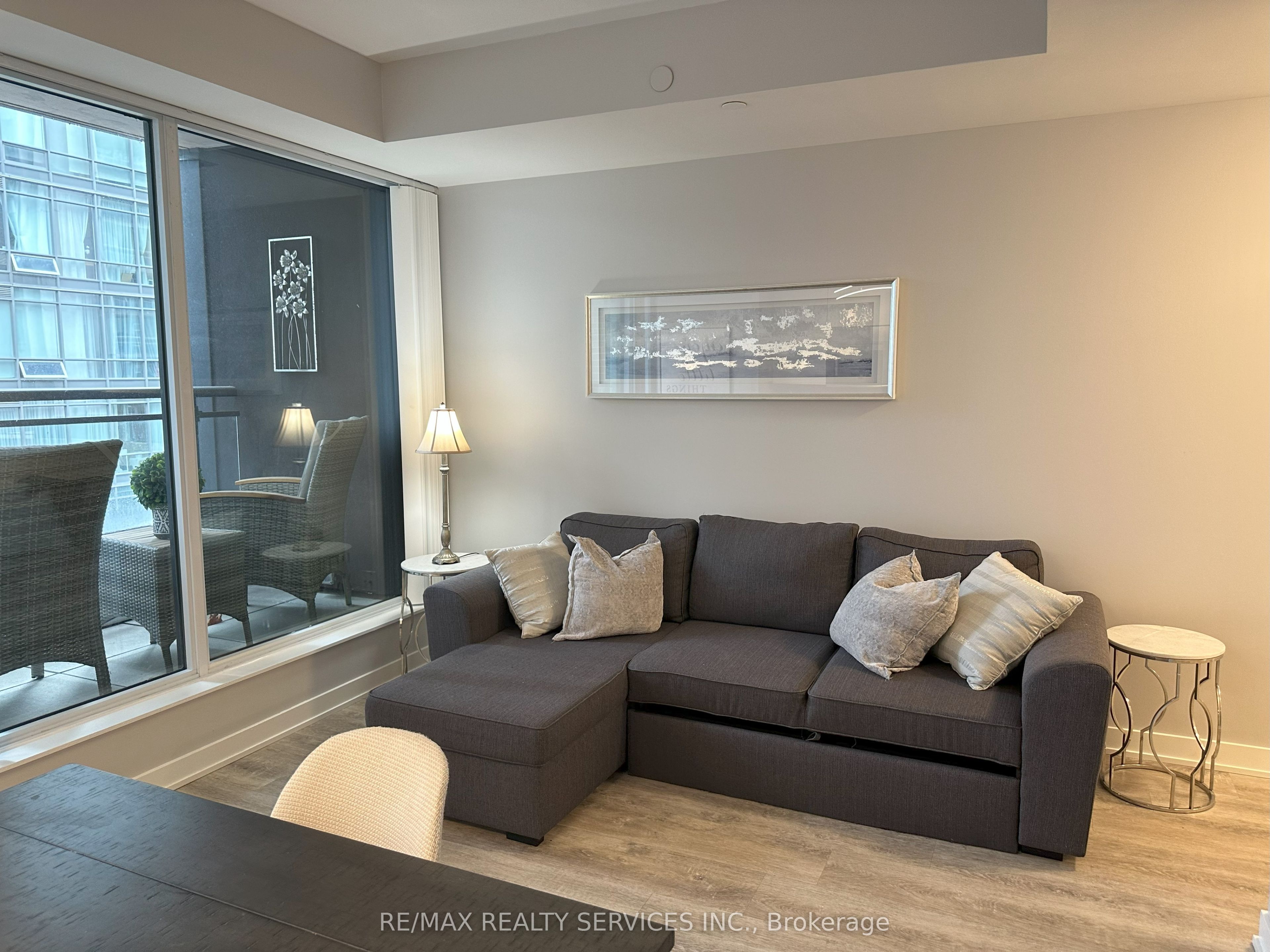 17 Dundonald Street, #408