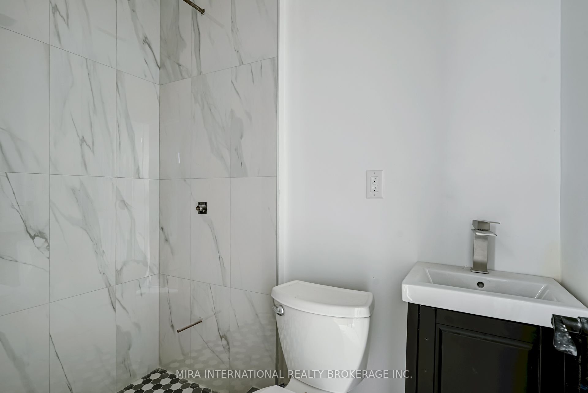 180 Sherbourne Street, #301