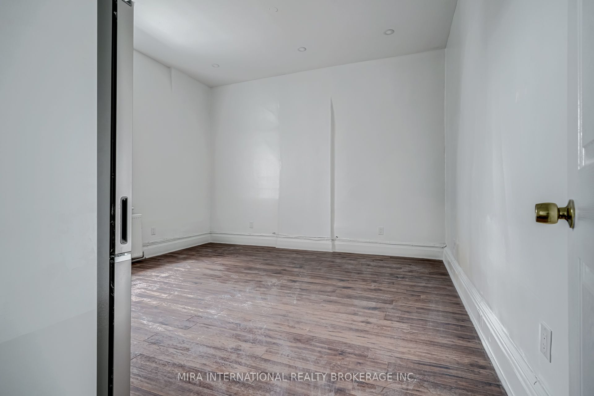 180 Sherbourne Street, #301