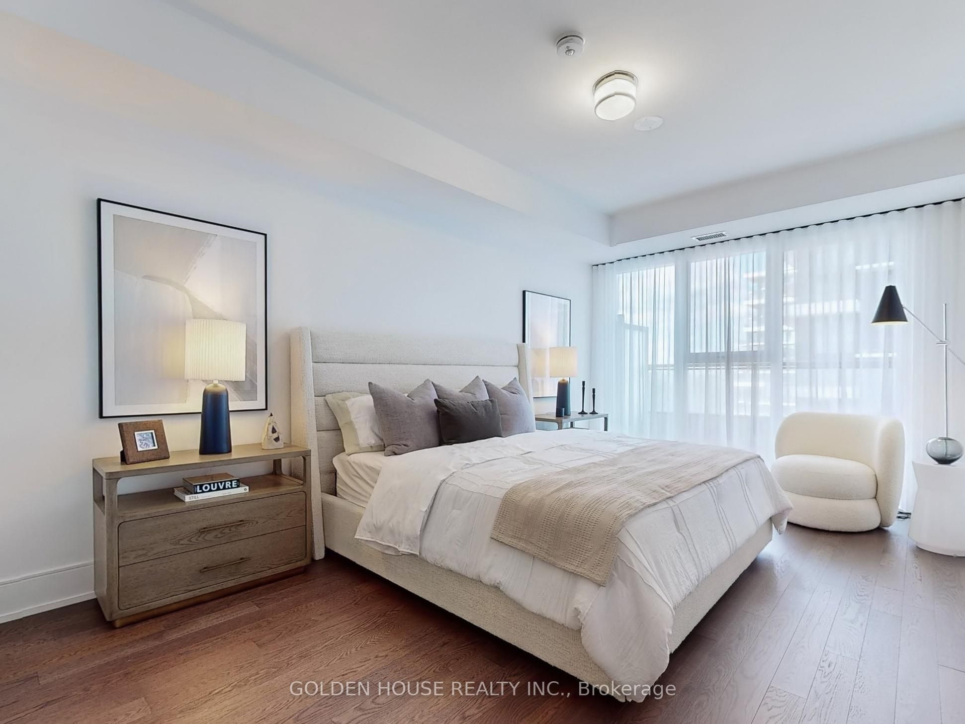 30 Inn On the Park Drive, #903