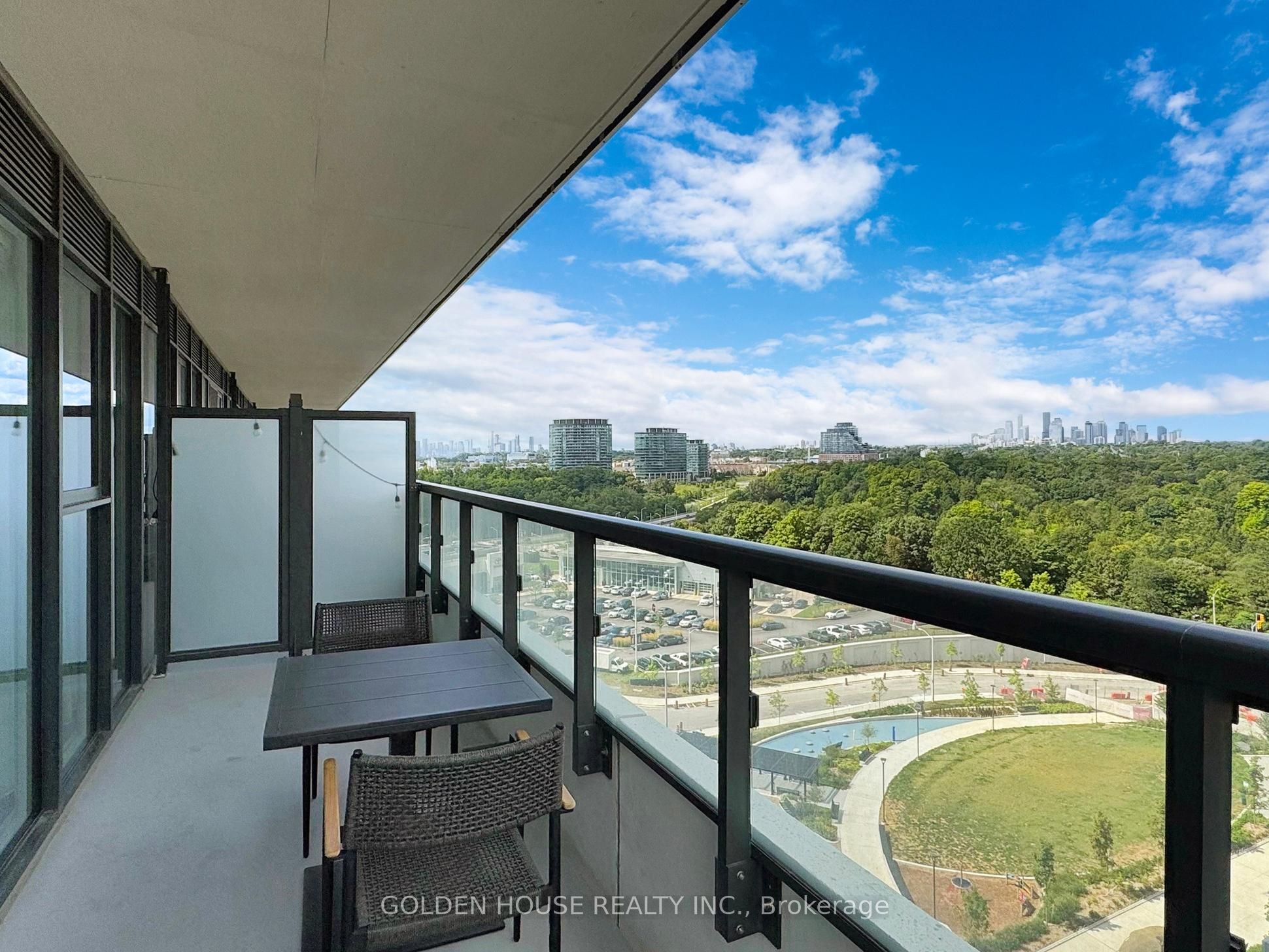 30 Inn On the Park Drive, #903