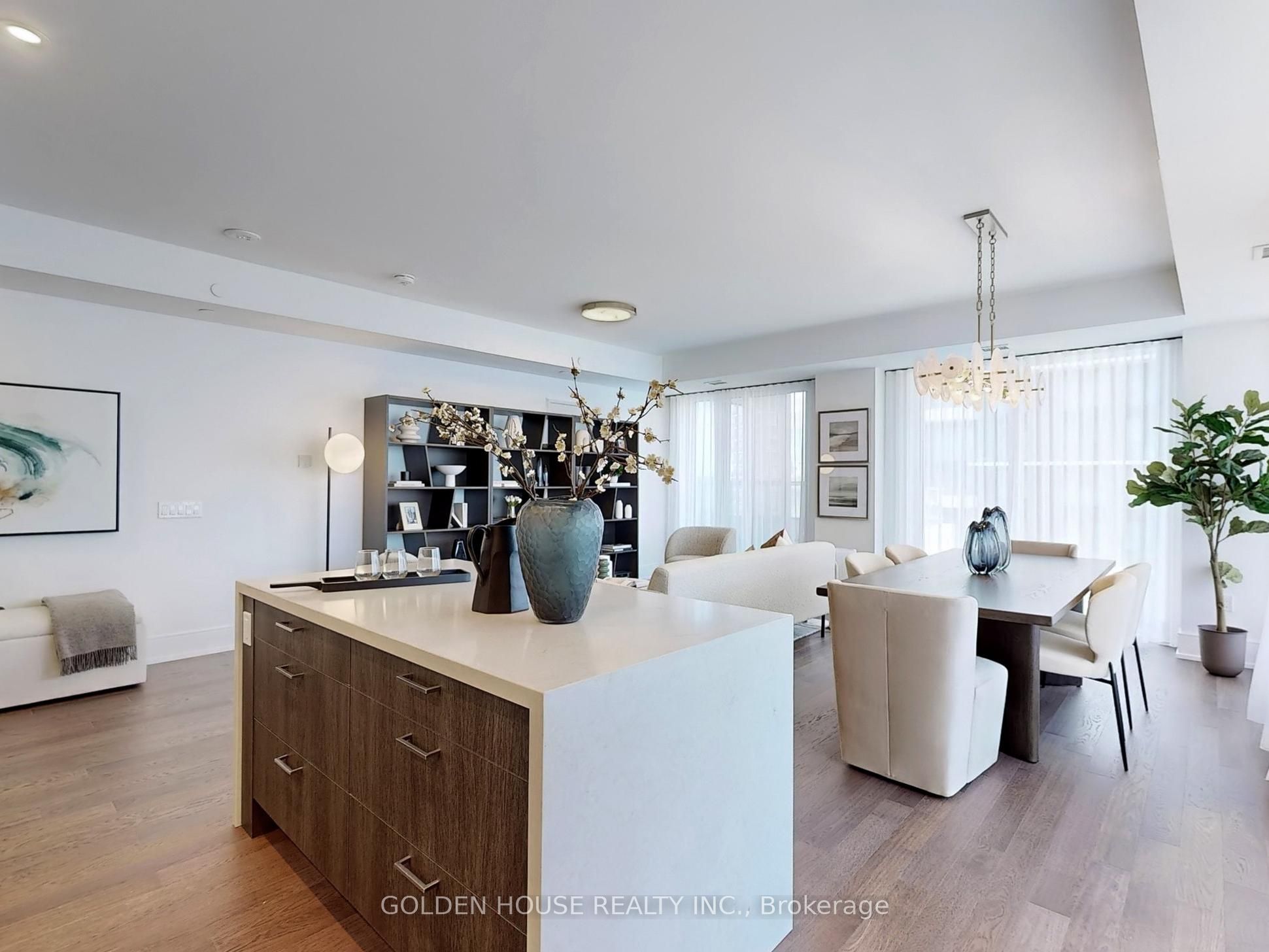 30 Inn On the Park Drive, #903