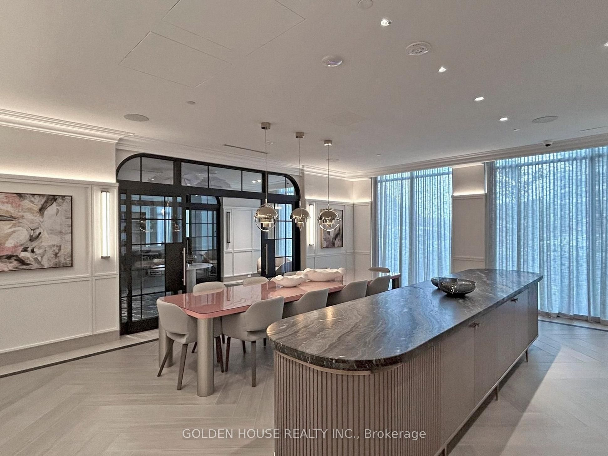 30 Inn On the Park Drive, #903