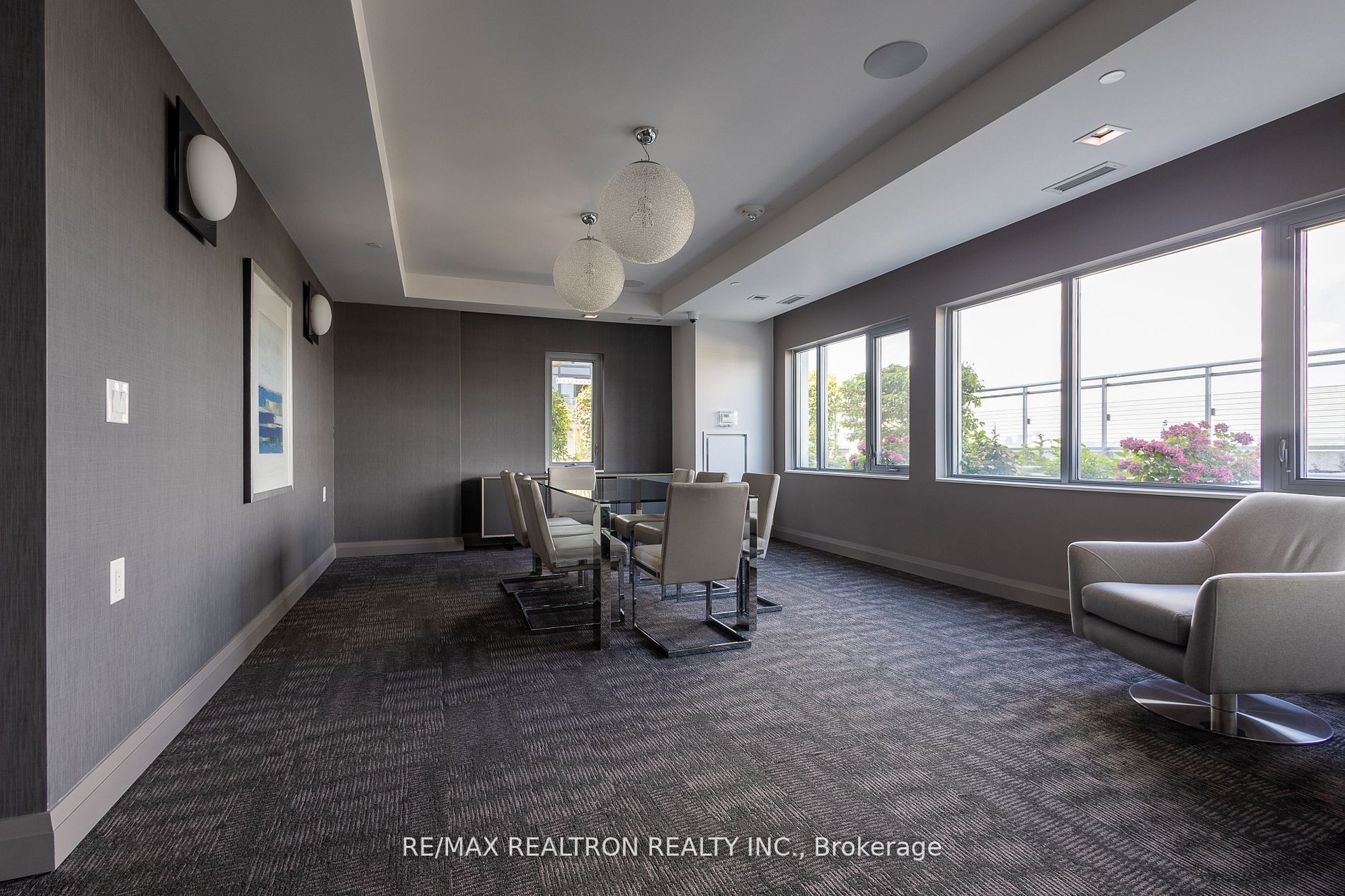 525 Adelaide Street W #1712