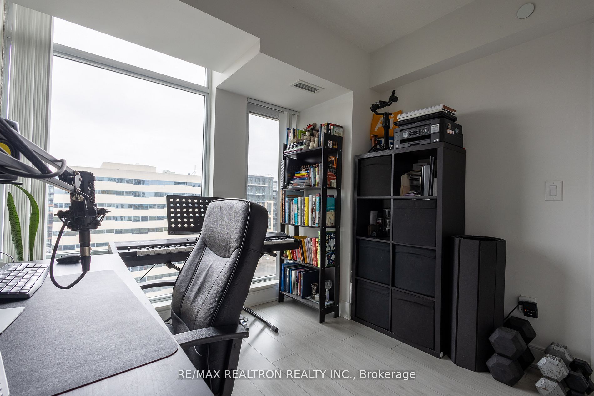 525 Adelaide Street W #1712