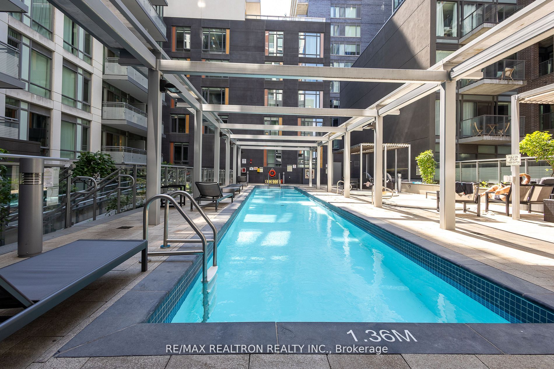 525 Adelaide Street W #1712