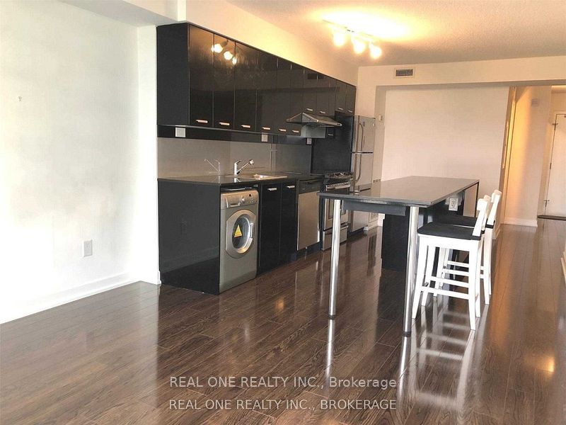 19 Singer Court, #1020
