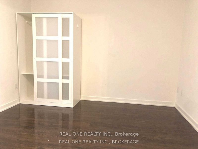 19 Singer Court, #1020