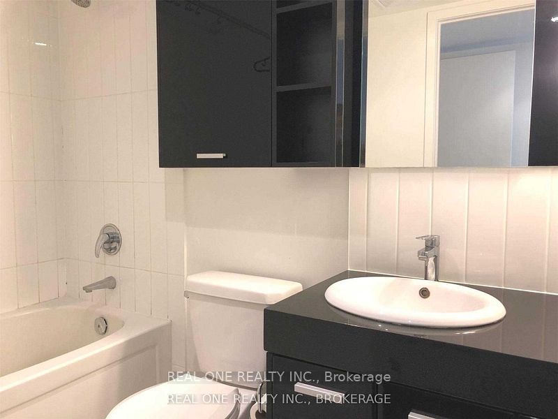 19 Singer Court, #1020