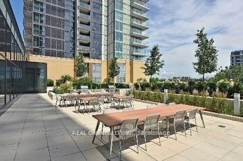 19 Singer Court, #1020