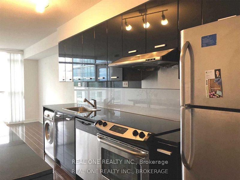 19 Singer Court, #1020