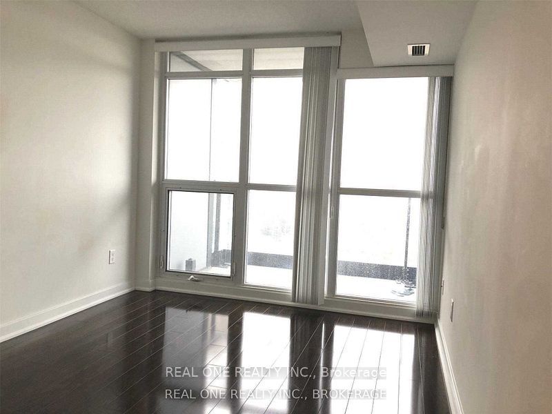 19 Singer Court, #1020