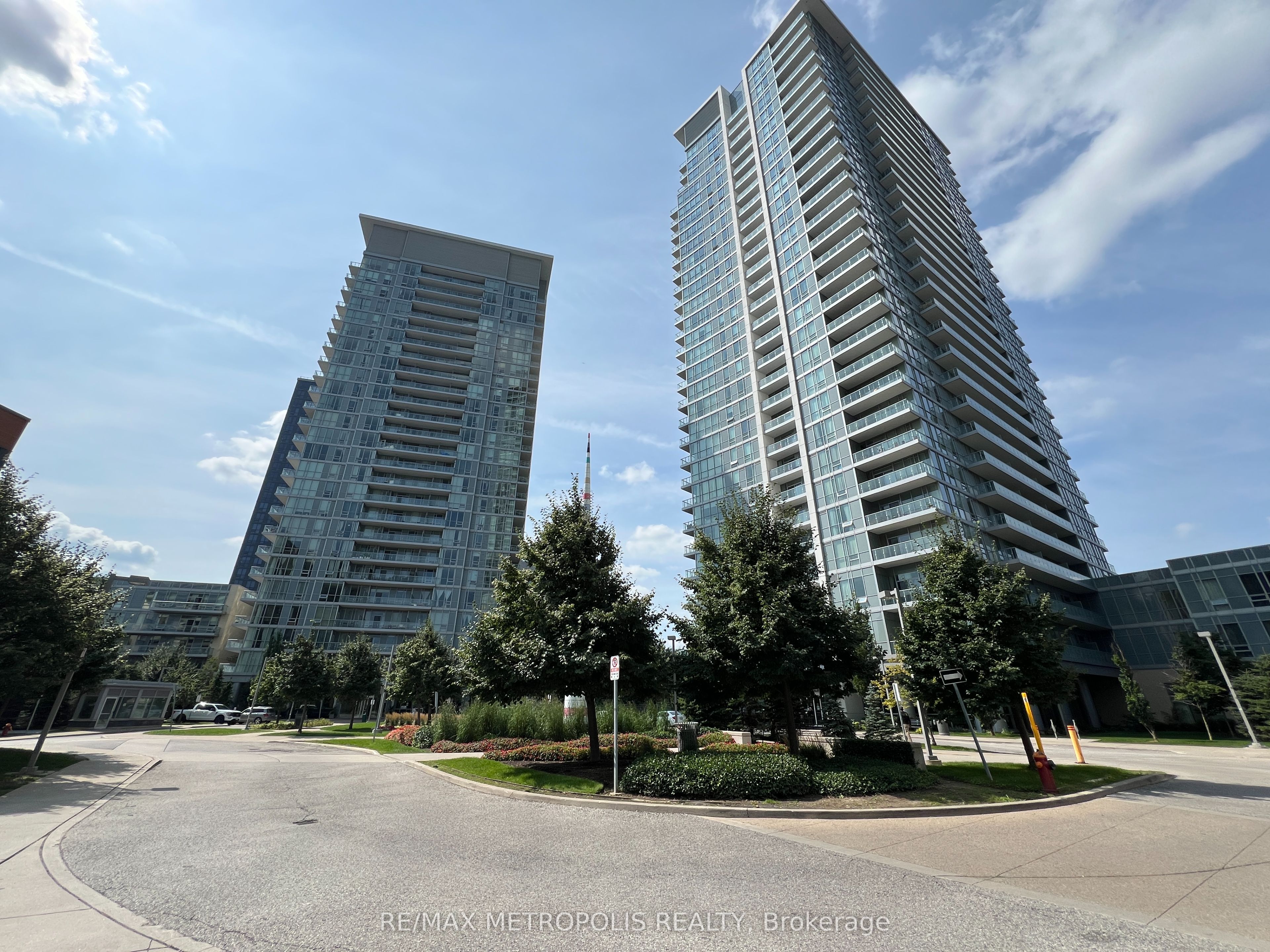 66 Forest Manor Road #2707
