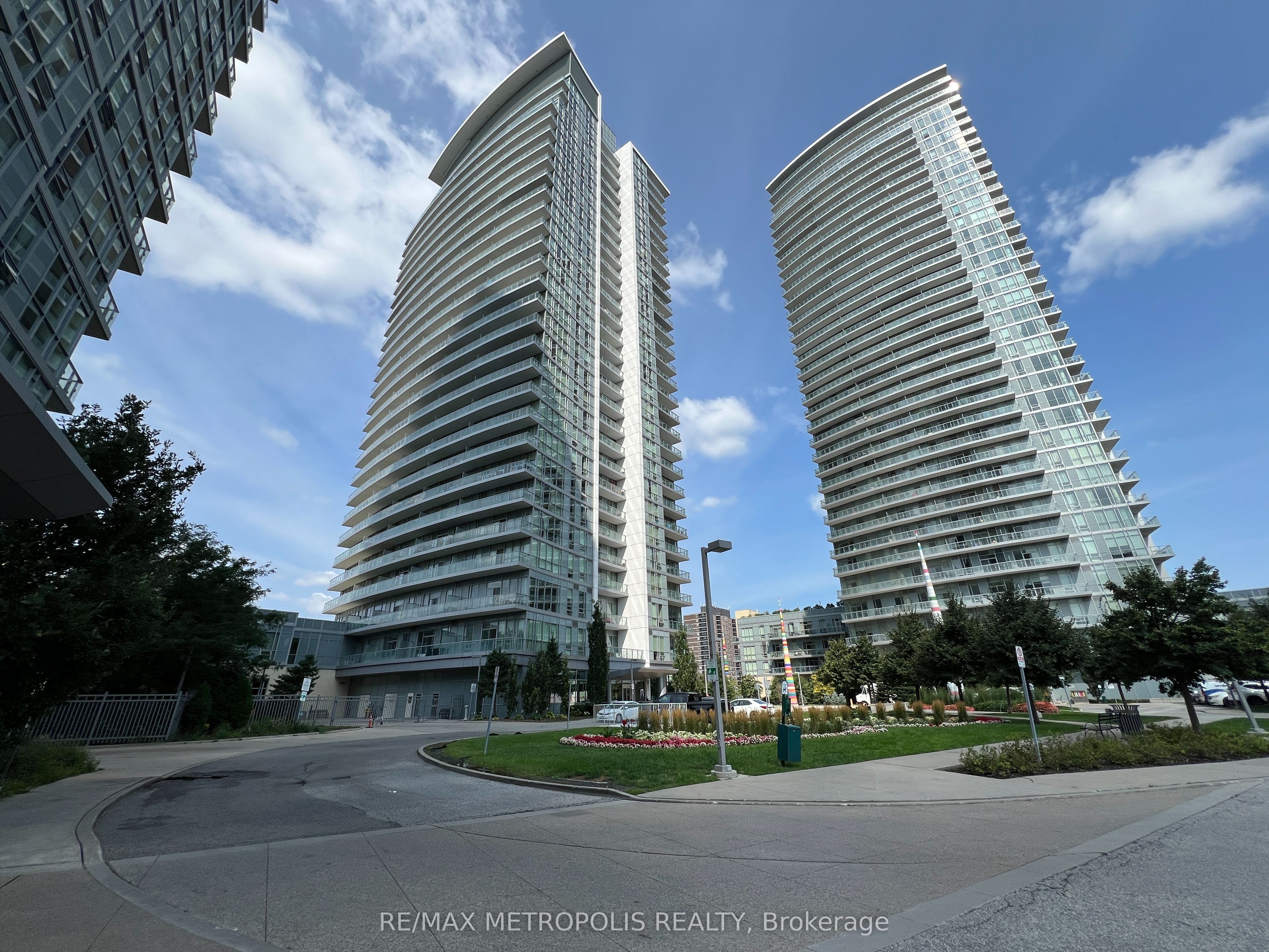 66 Forest Manor Road #2707