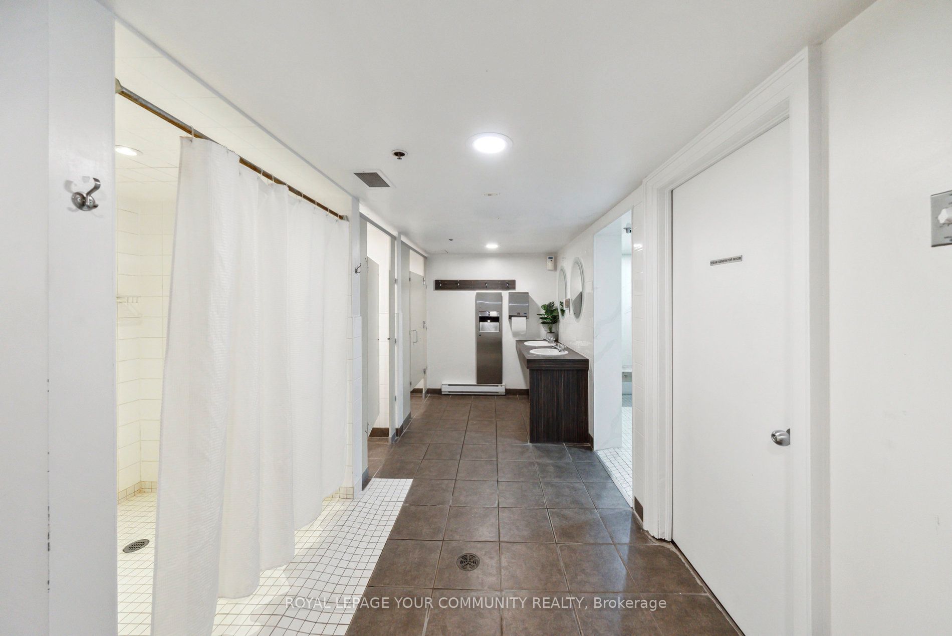 225 Wellesley Street E #407