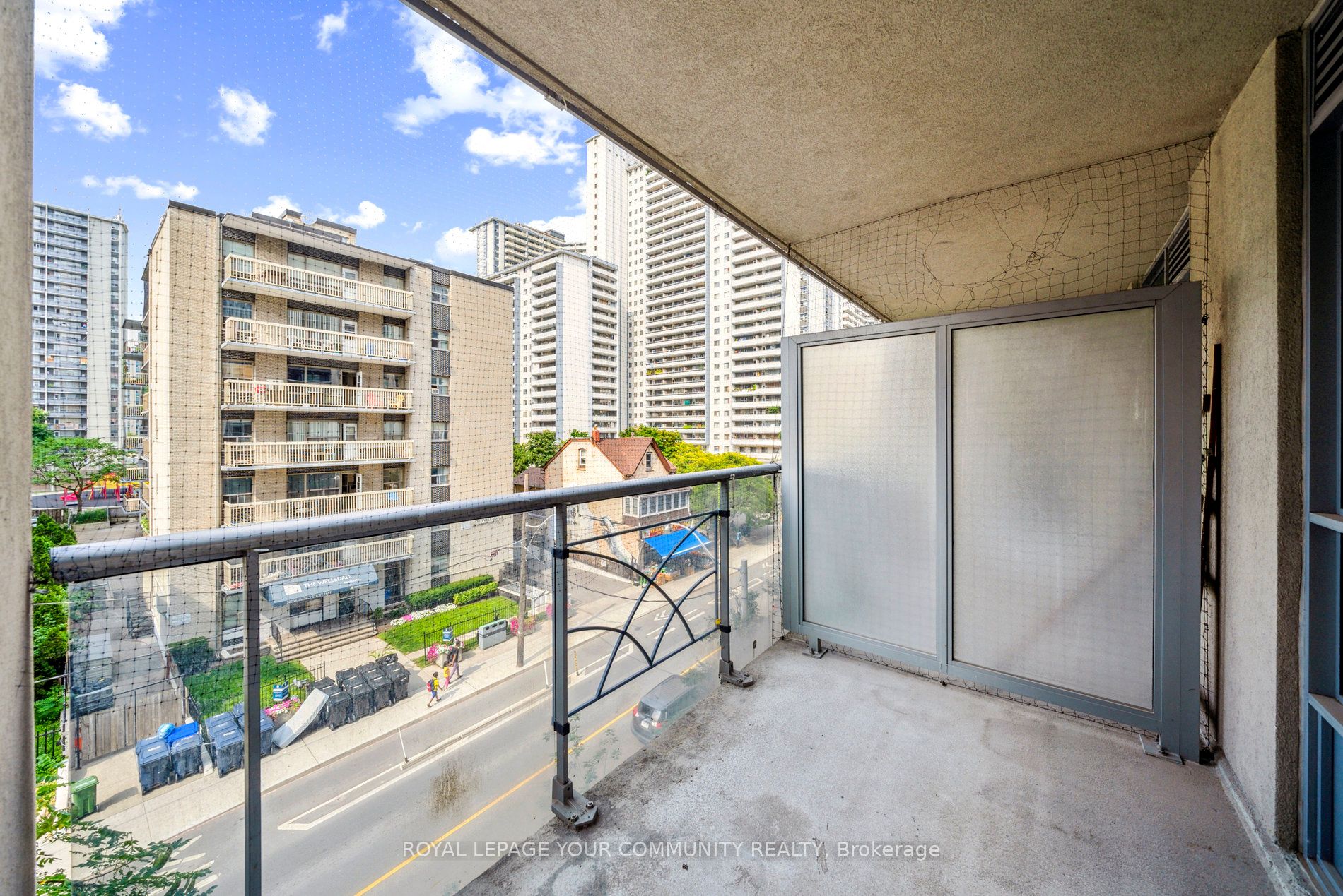 225 Wellesley Street E #407