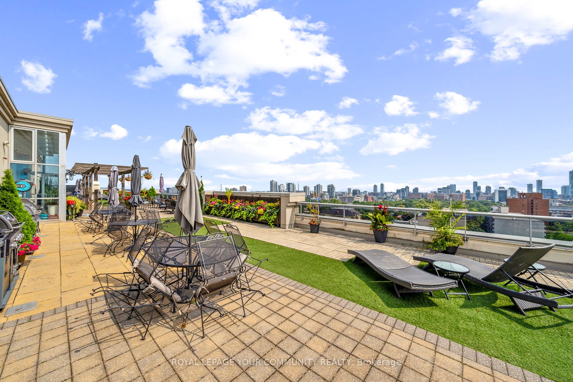 225 Wellesley Street E #407