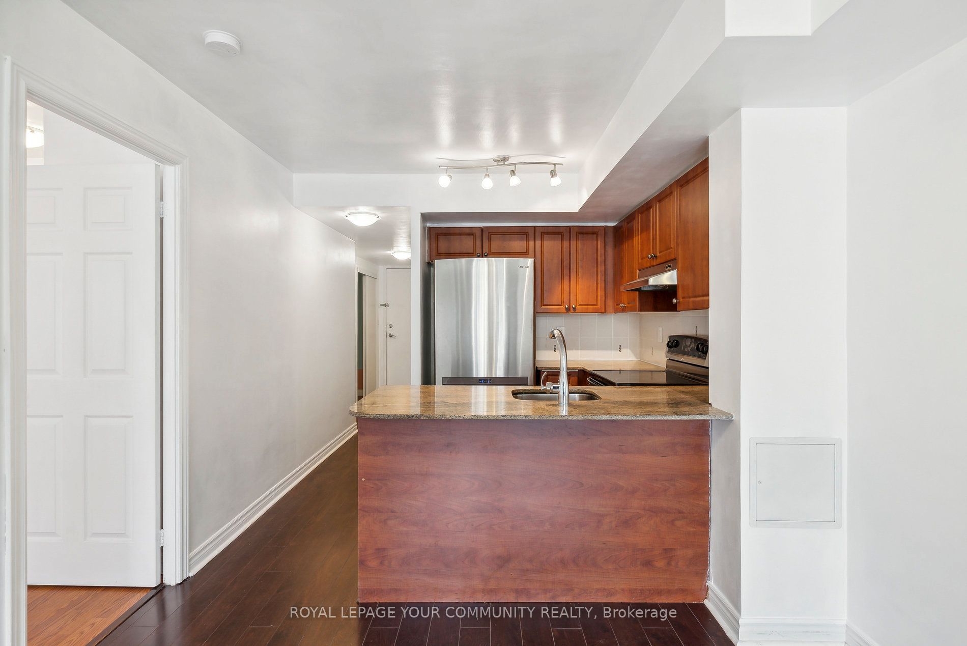 225 Wellesley Street E #407