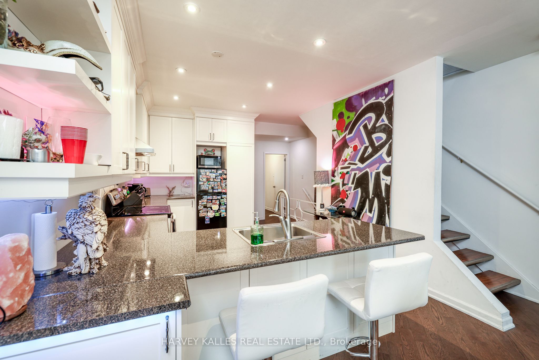 530 Richmond Street W