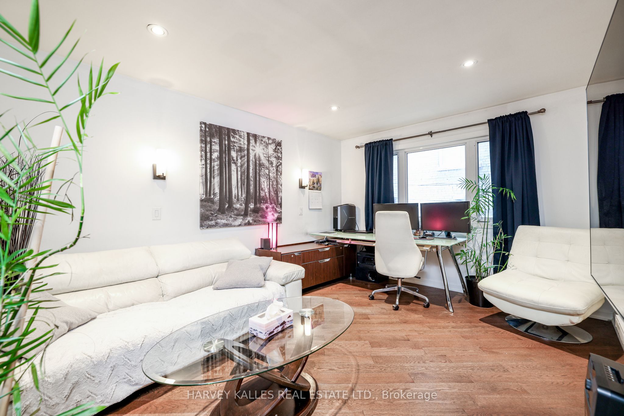 530 Richmond Street W