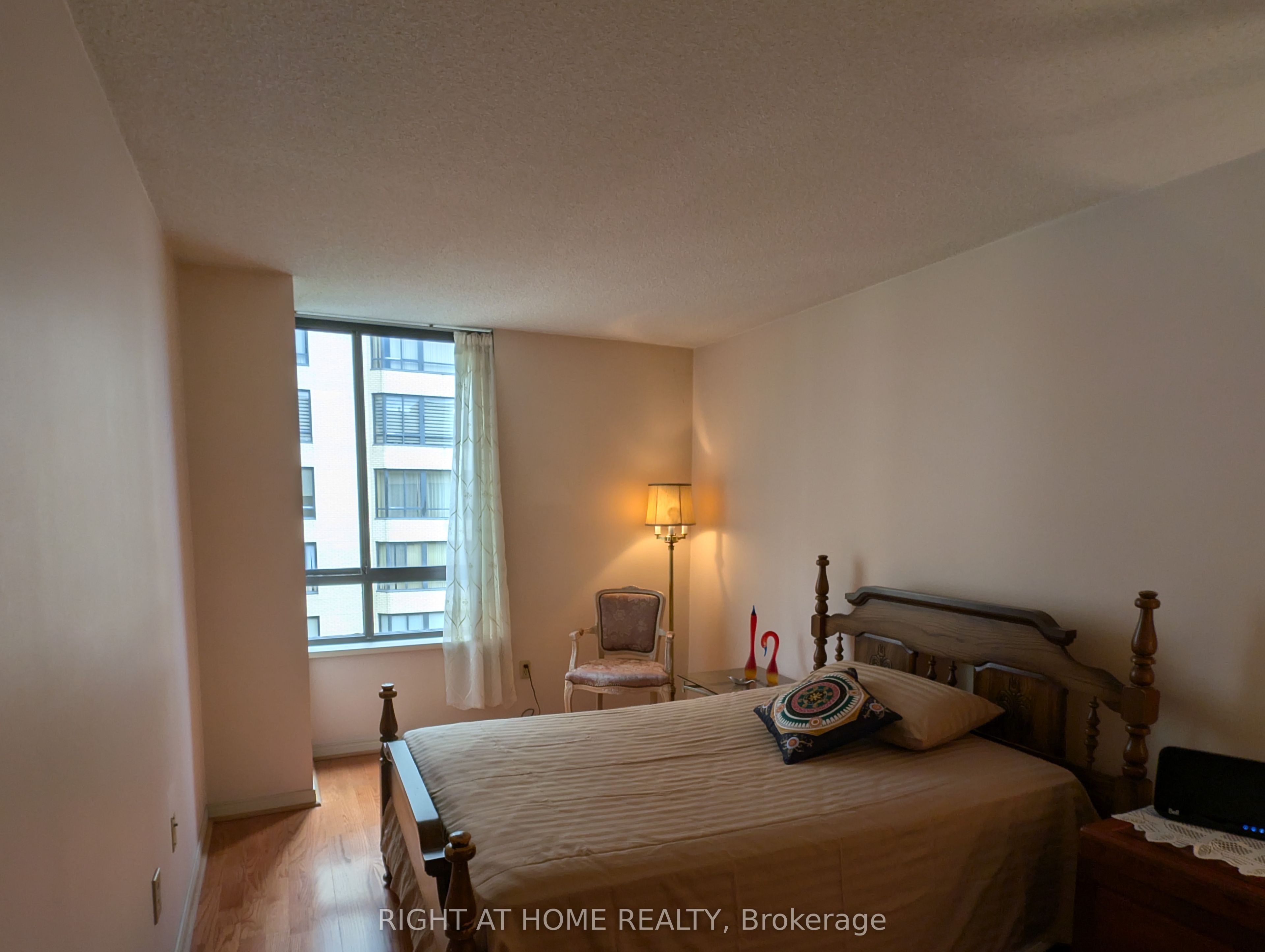 195 St Patrick Street, #905