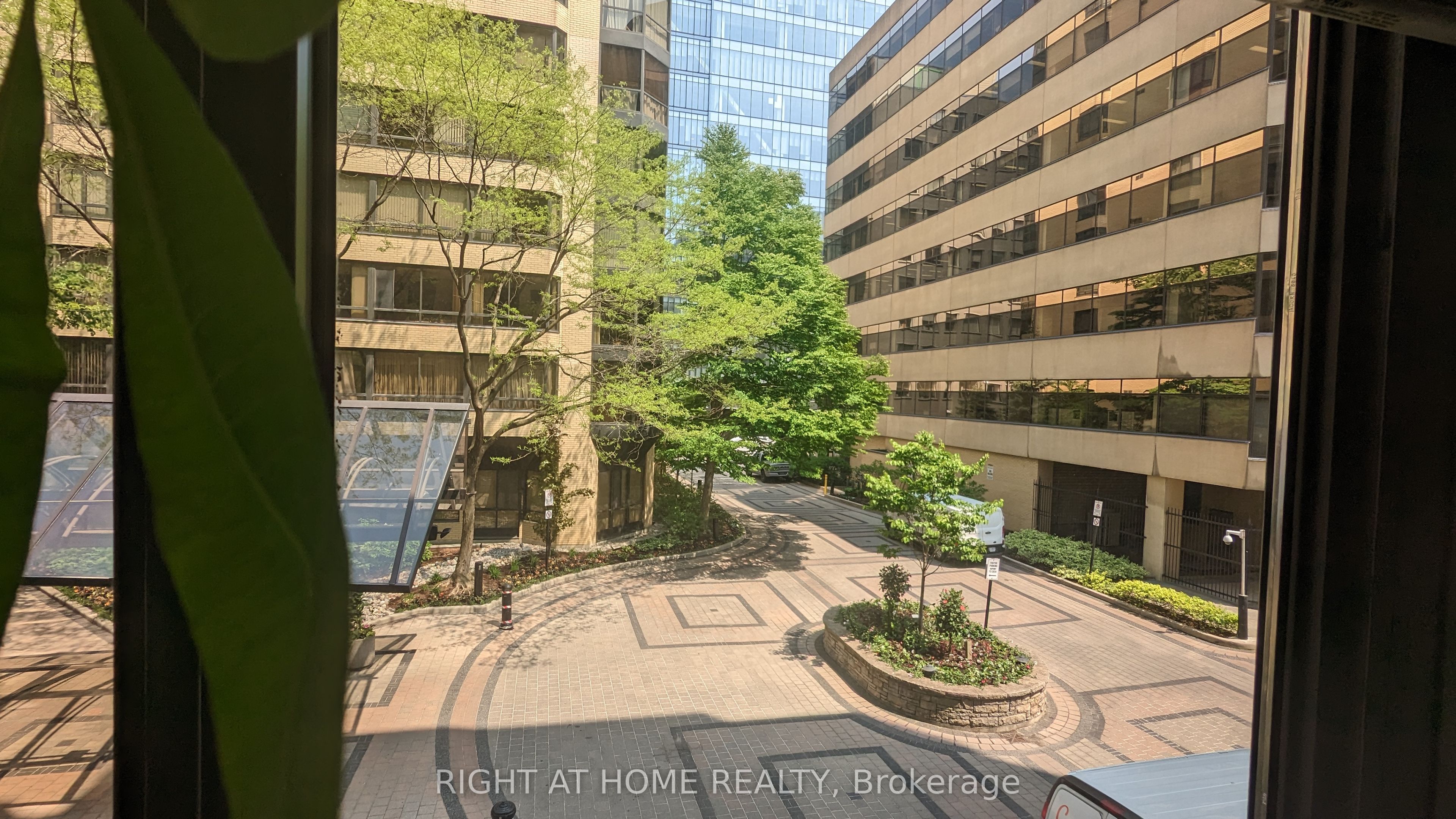 195 St Patrick Street, #905