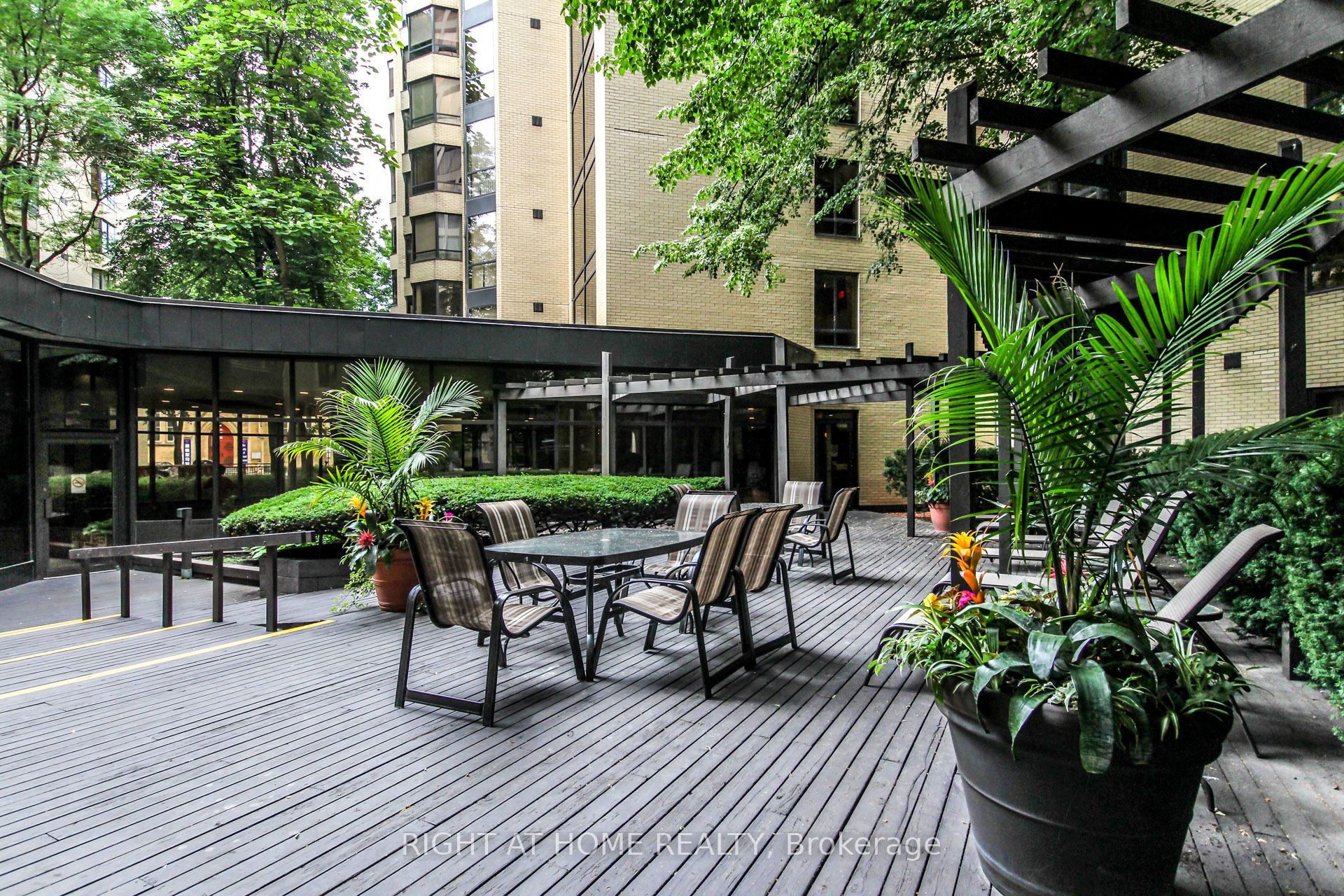 195 St Patrick Street, #905