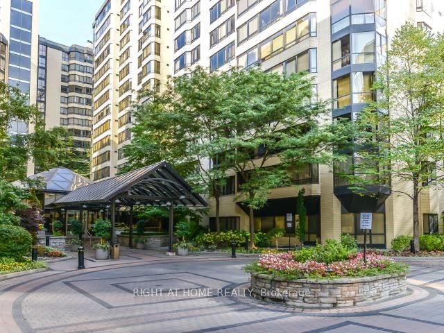 195 St Patrick Street, #905