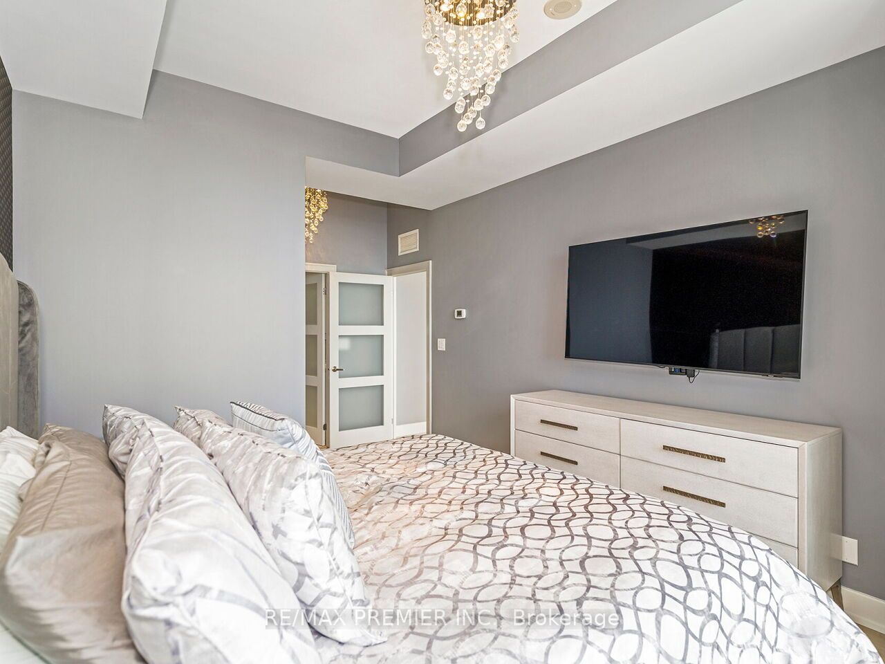 65 Bremner Boulevard, #5104