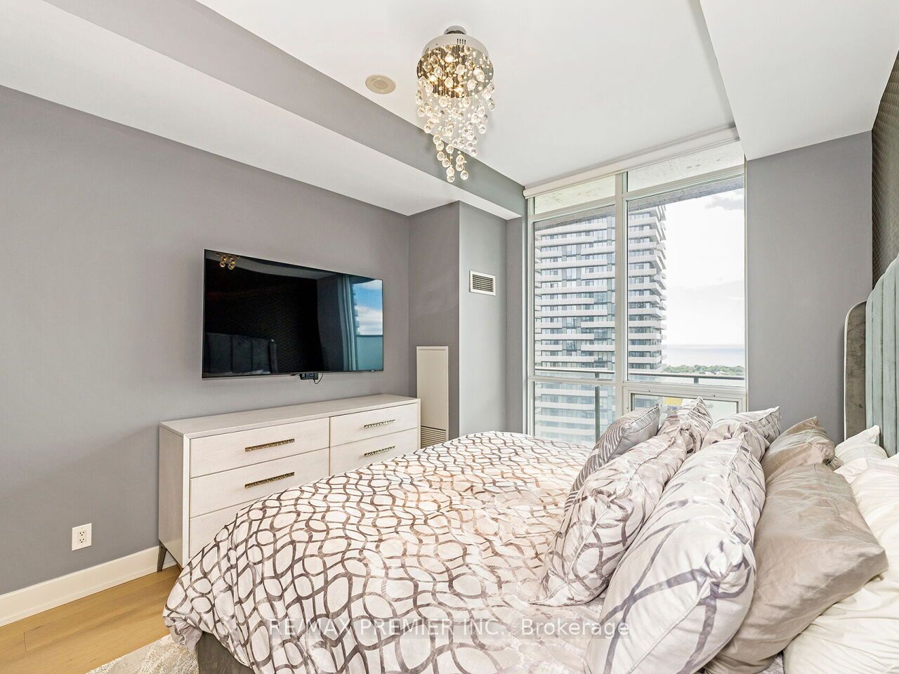 65 Bremner Boulevard, #5104