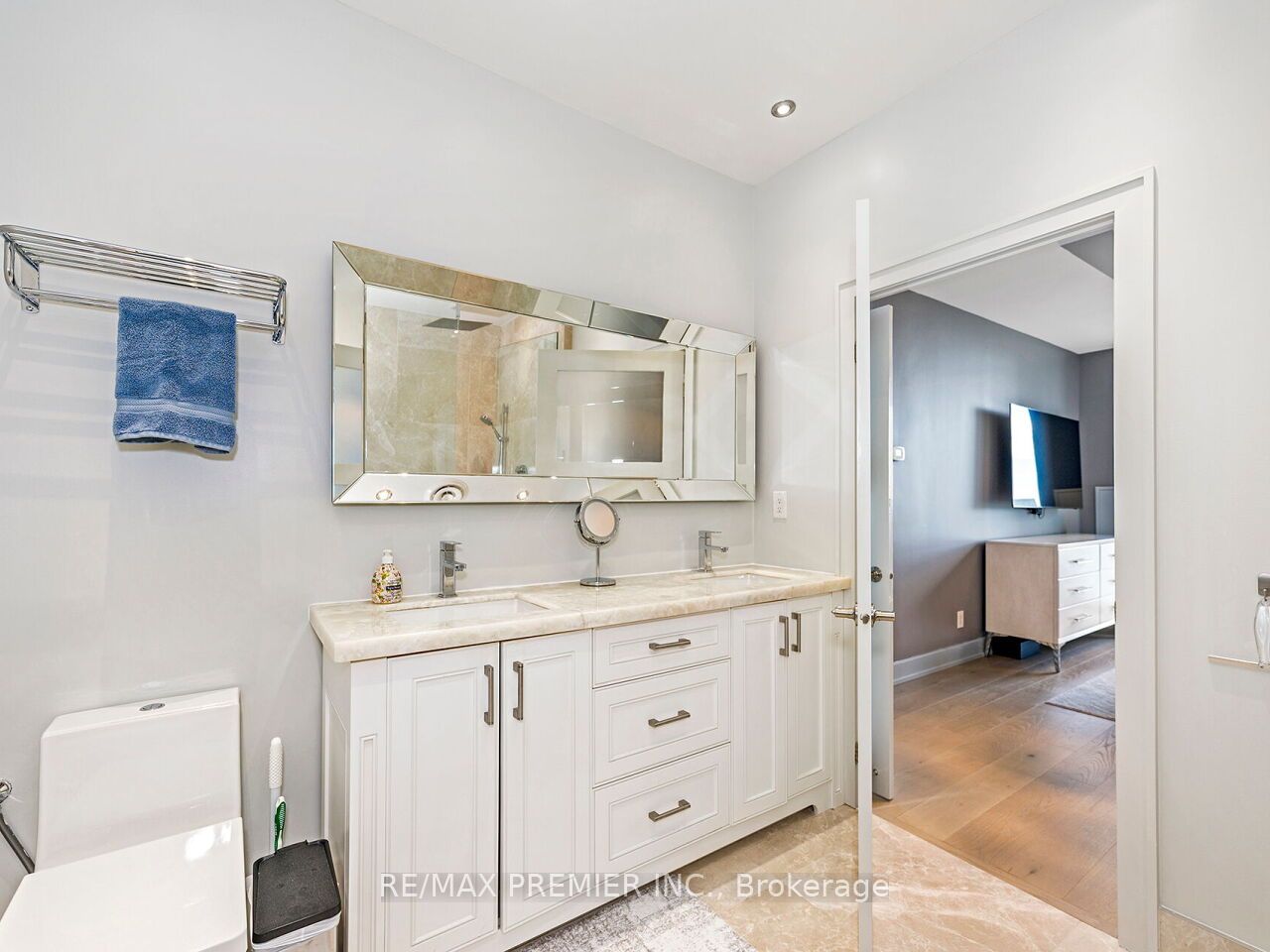 65 Bremner Boulevard, #5104