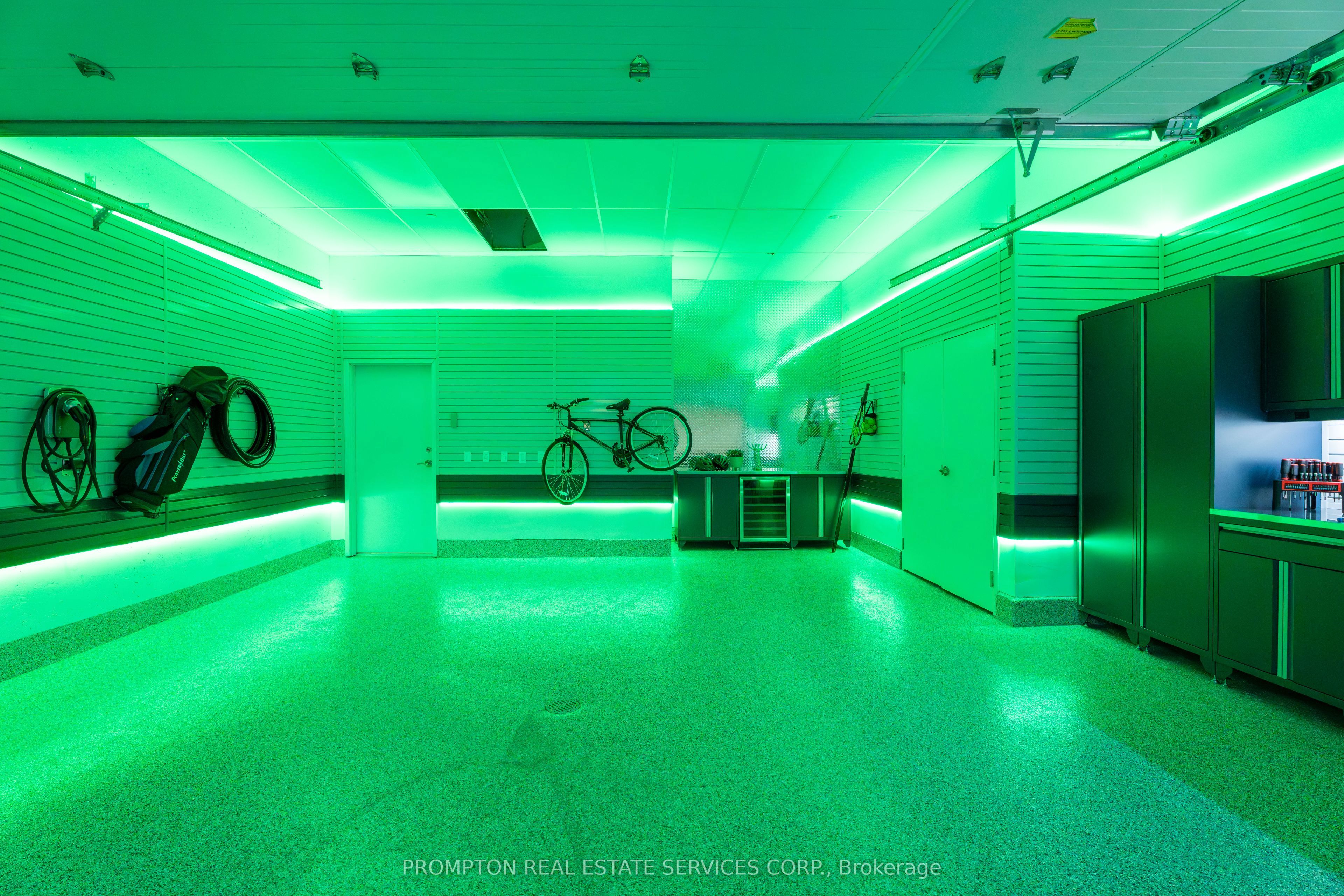 85 McMahon Drive, #V208