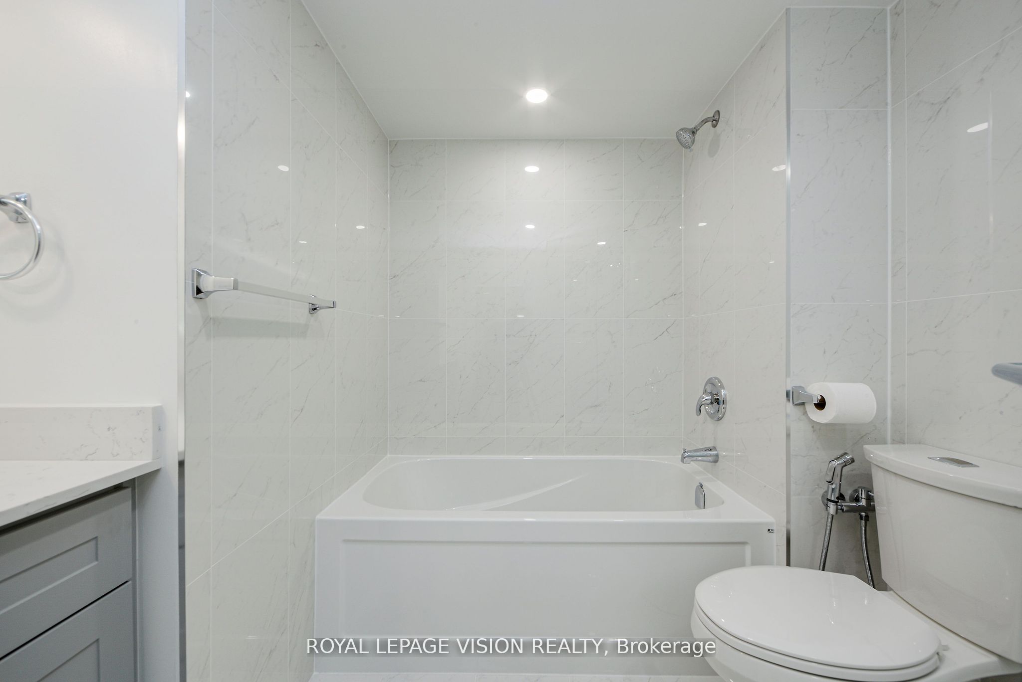 5 Concorde Place #1911