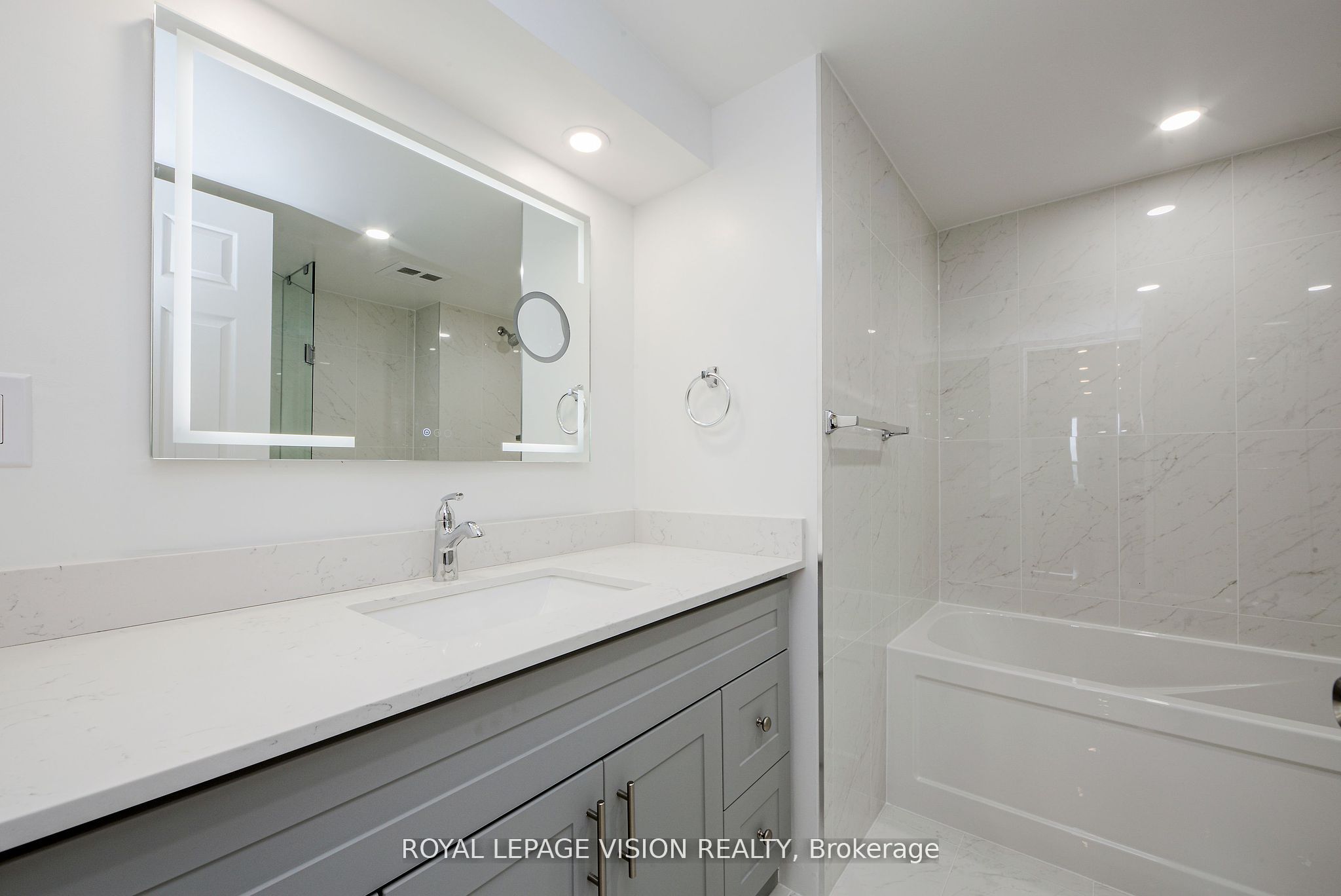 5 Concorde Place #1911