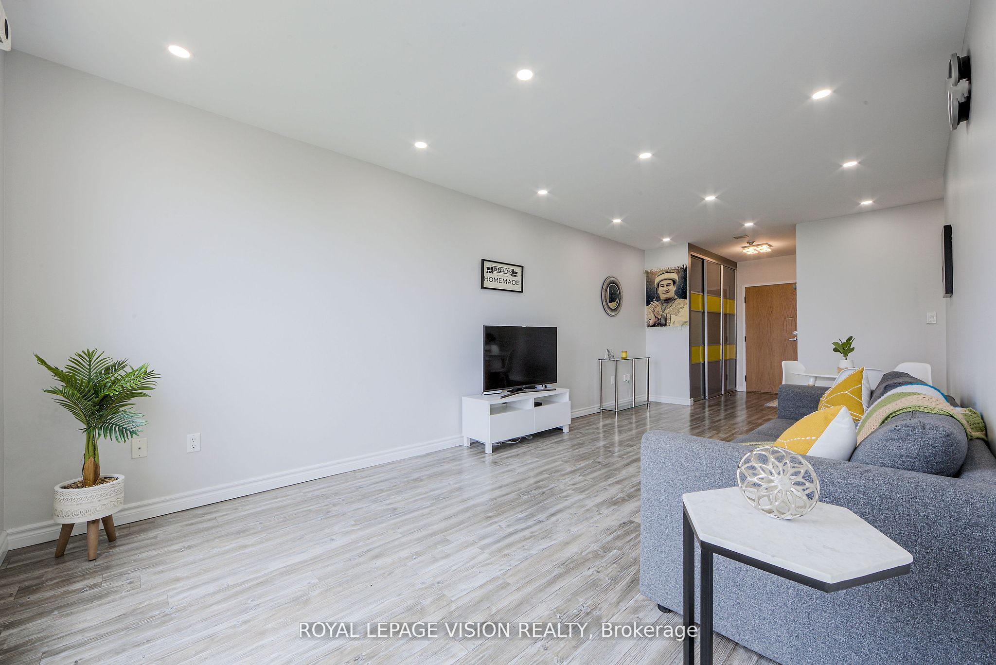 5 Concorde Place #1911